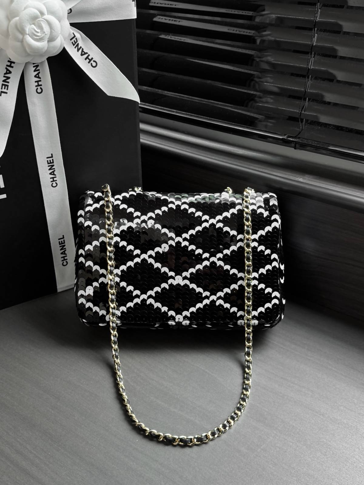 シャネル CHANEL マトラッセ デカマトラッセ フラップバッグ ブラック ホワイト ブラック金具 2WAY レディー - 画像 20