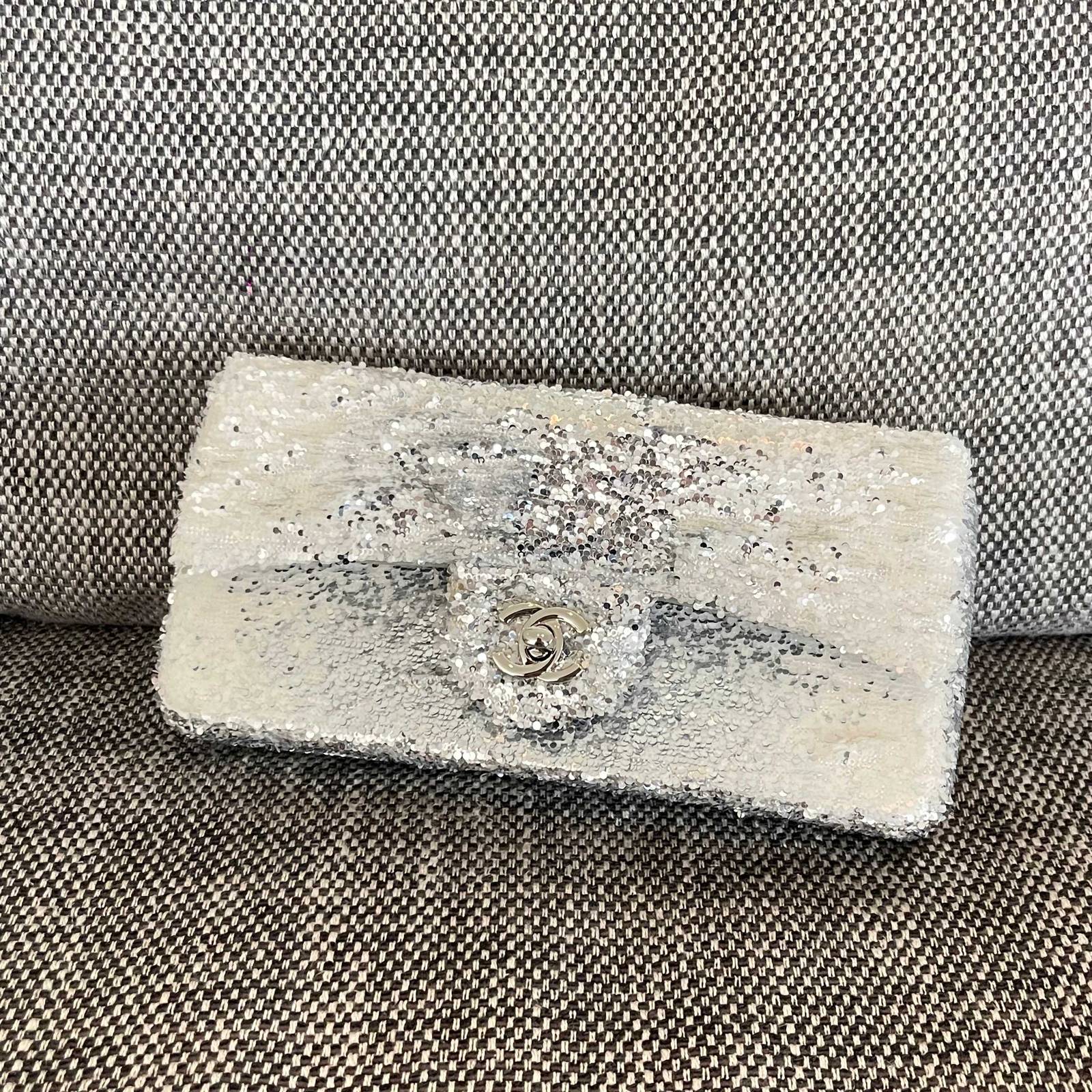 シャネル CHANEL 2424 キャビアスキン チェーンウォレット ブラック ブラック金具 ターンロック ミラー付き