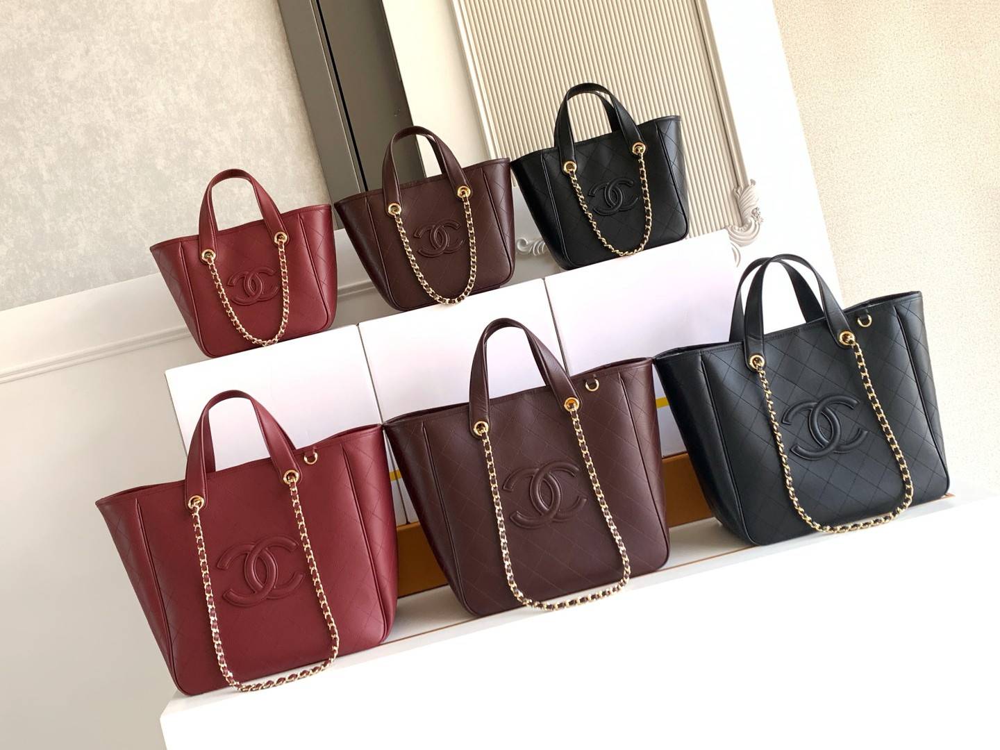 シャネル CHANEL マトラッセ チェーンショルダーバッグ キャビアスキン ゴールド金具 レディース ブラック レッド