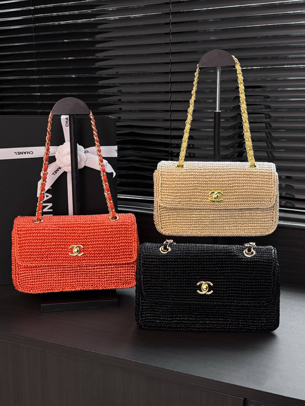 シャネル CHANEL マトラッセ フラップバッグ ラフィア素材 ゴールド金具 ショルダーバッグ レディース レッド ブ