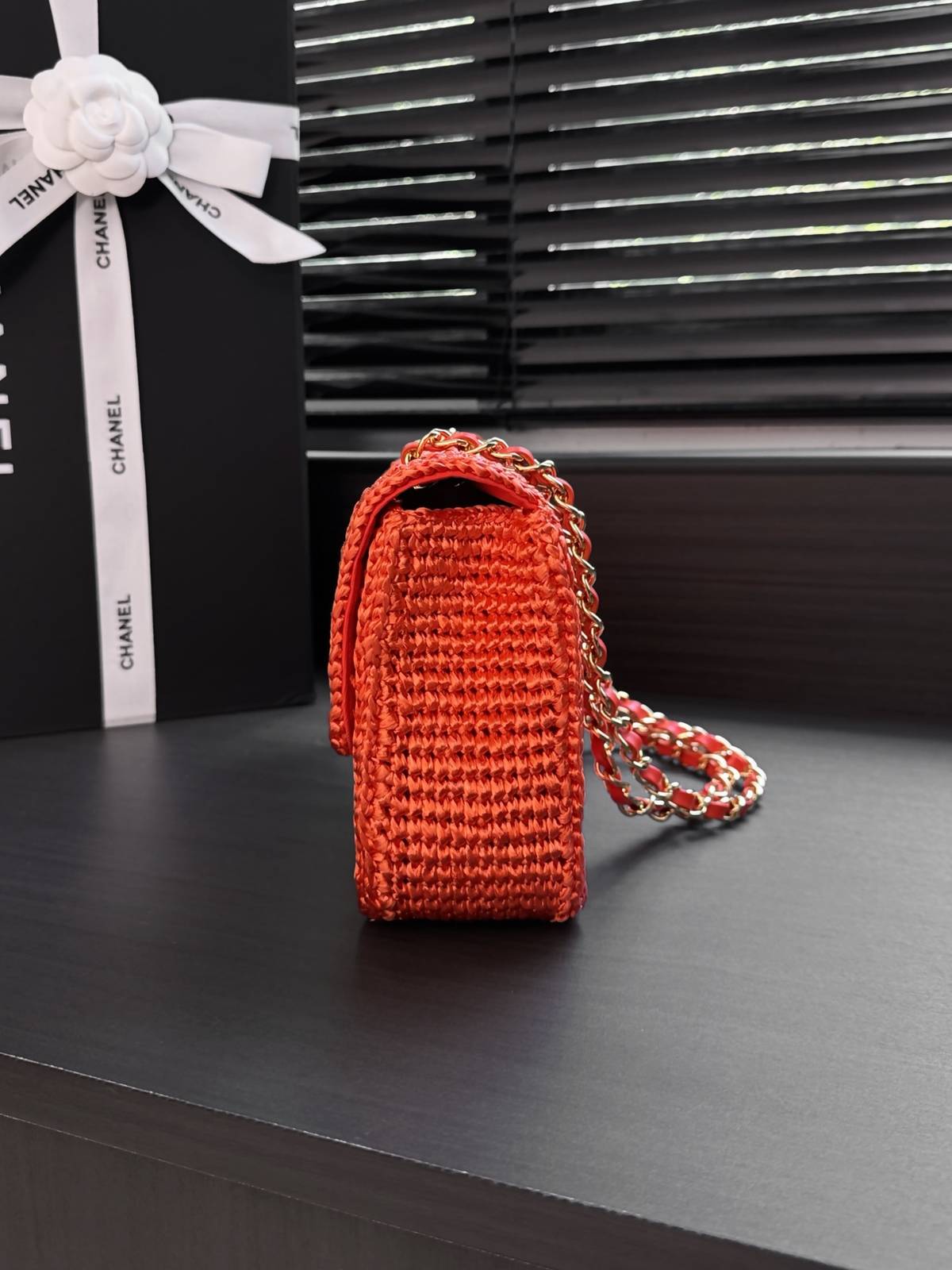 シャネル CHANEL マトラッセ フラップバッグ ラフィア素材 ゴールド金具 ショルダーバッグ レディース レッド ブ - 画像 7