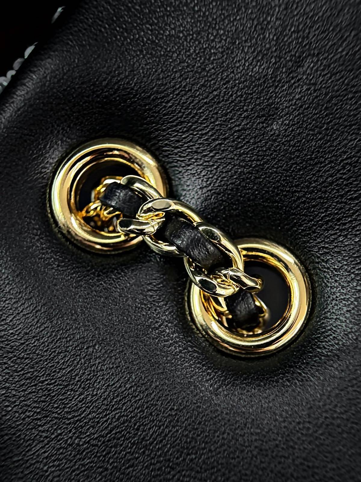 シャネル CHANEL マトラッセ デカマトラッセ チェーンショルダーバッグ ブラック ゴールド金具 レザー編み込みチェ - 画像 5