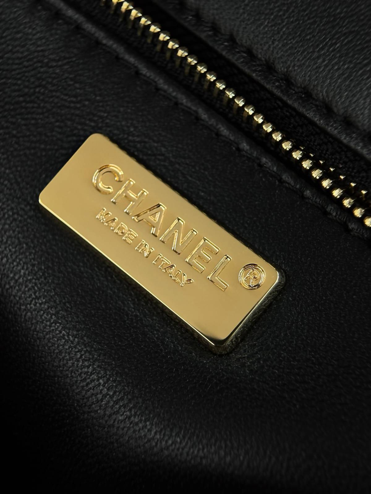 シャネル CHANEL マトラッセ デカマトラッセ チェーンショルダーバッグ ブラック ゴールド金具 レザー編み込みチェ - 画像 11