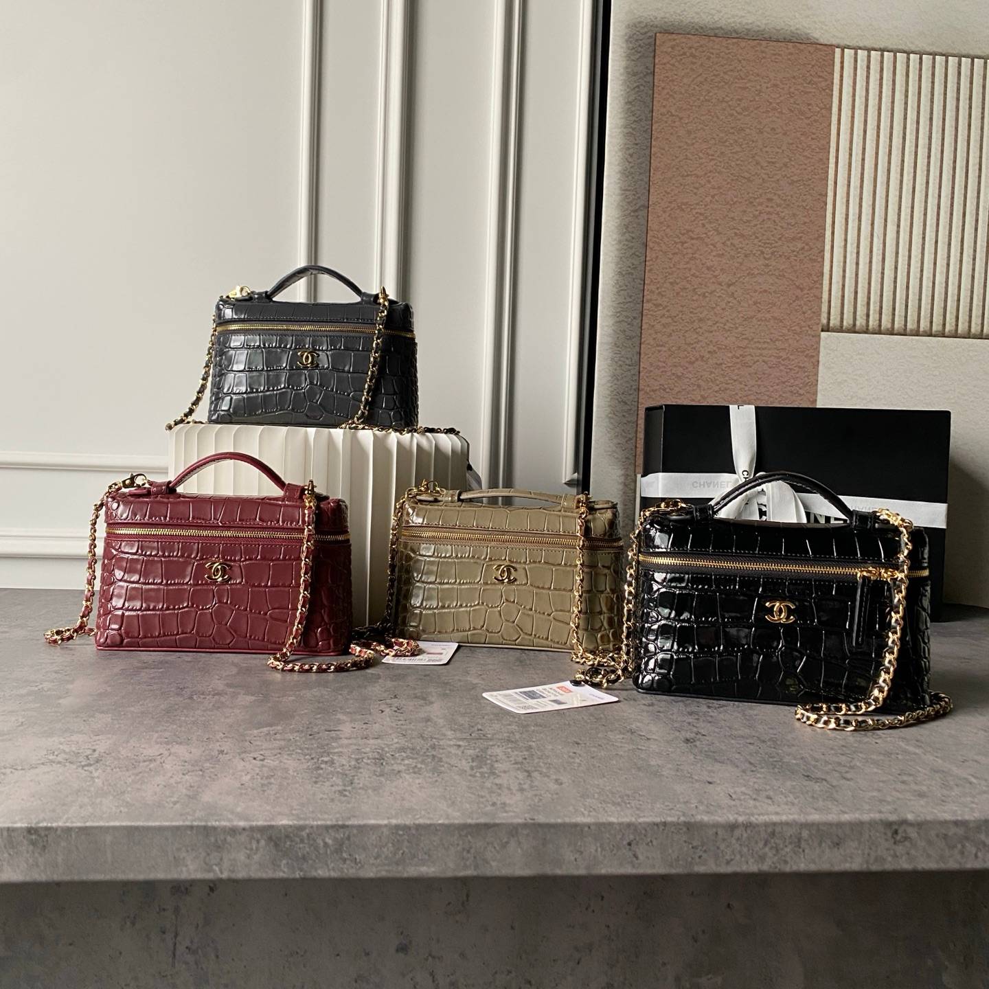 シャネル CHANEL キャビアスキン マトラッセ バニティバッグ ゴールド金具 レザー編み込みチェーン ショルダーバッ