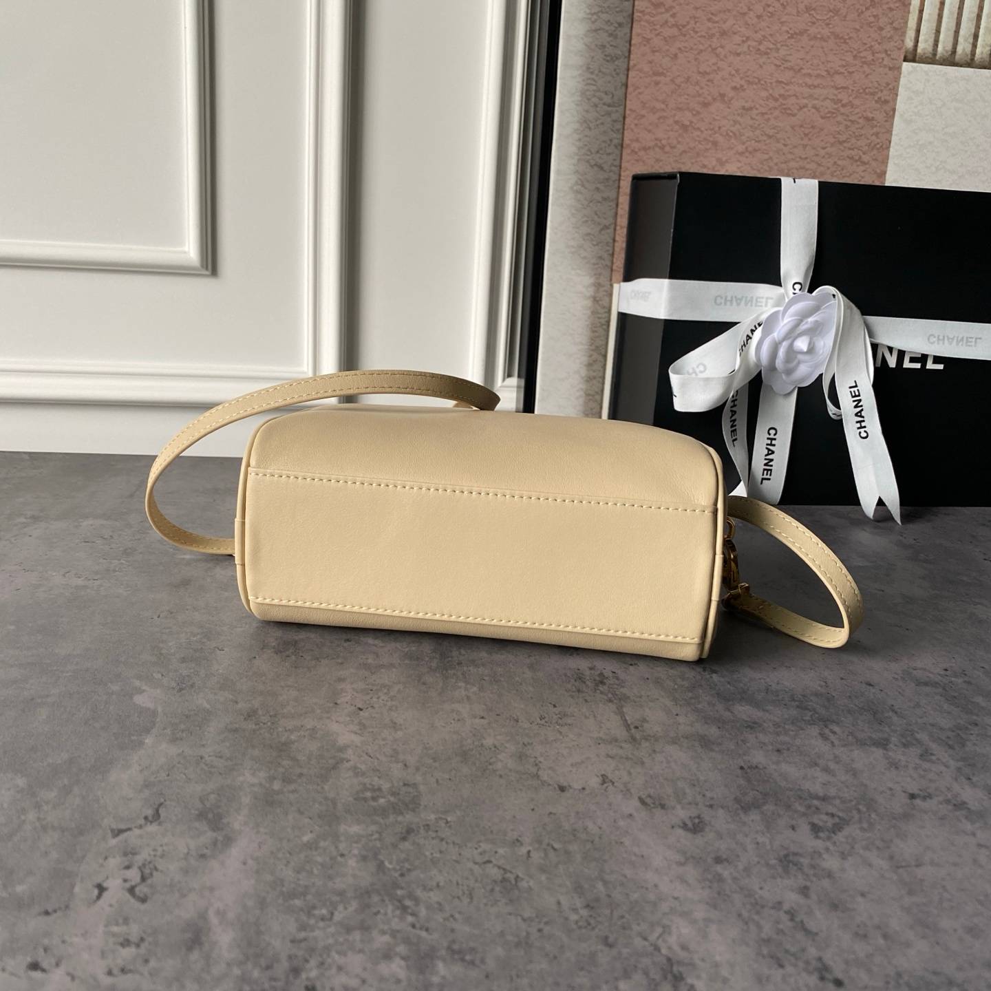 シャネル CHANEL マトラッセ ラムスキン チェーンショルダーバッグ ゴールド金具 ブラック ベージュ レディース - 画像 3