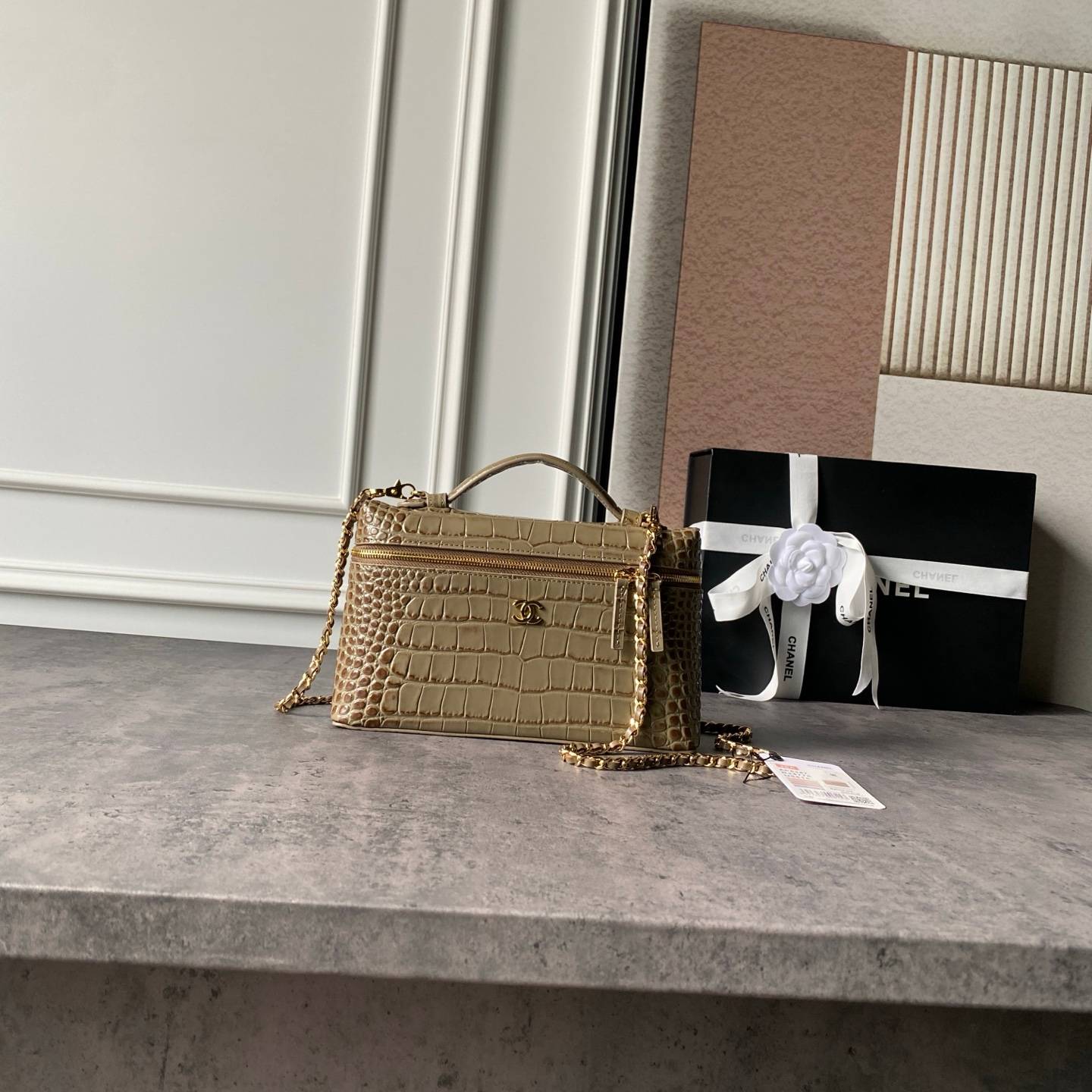シャネル CHANEL マトラッセ チェーンショルダーバッグ キャビアスキン ヴァニティ バッグ ブラック ホワイト ベ - 画像 10
