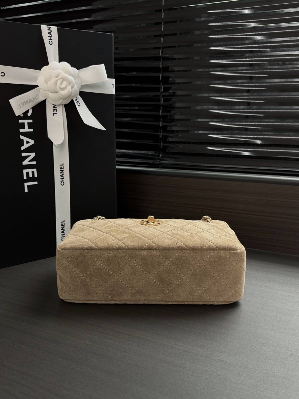 シャネル CHANEL マトラッセ ラムスキン チェーンショルダーバッグ ベージュ ゴールド金具 レディース - 画像 7