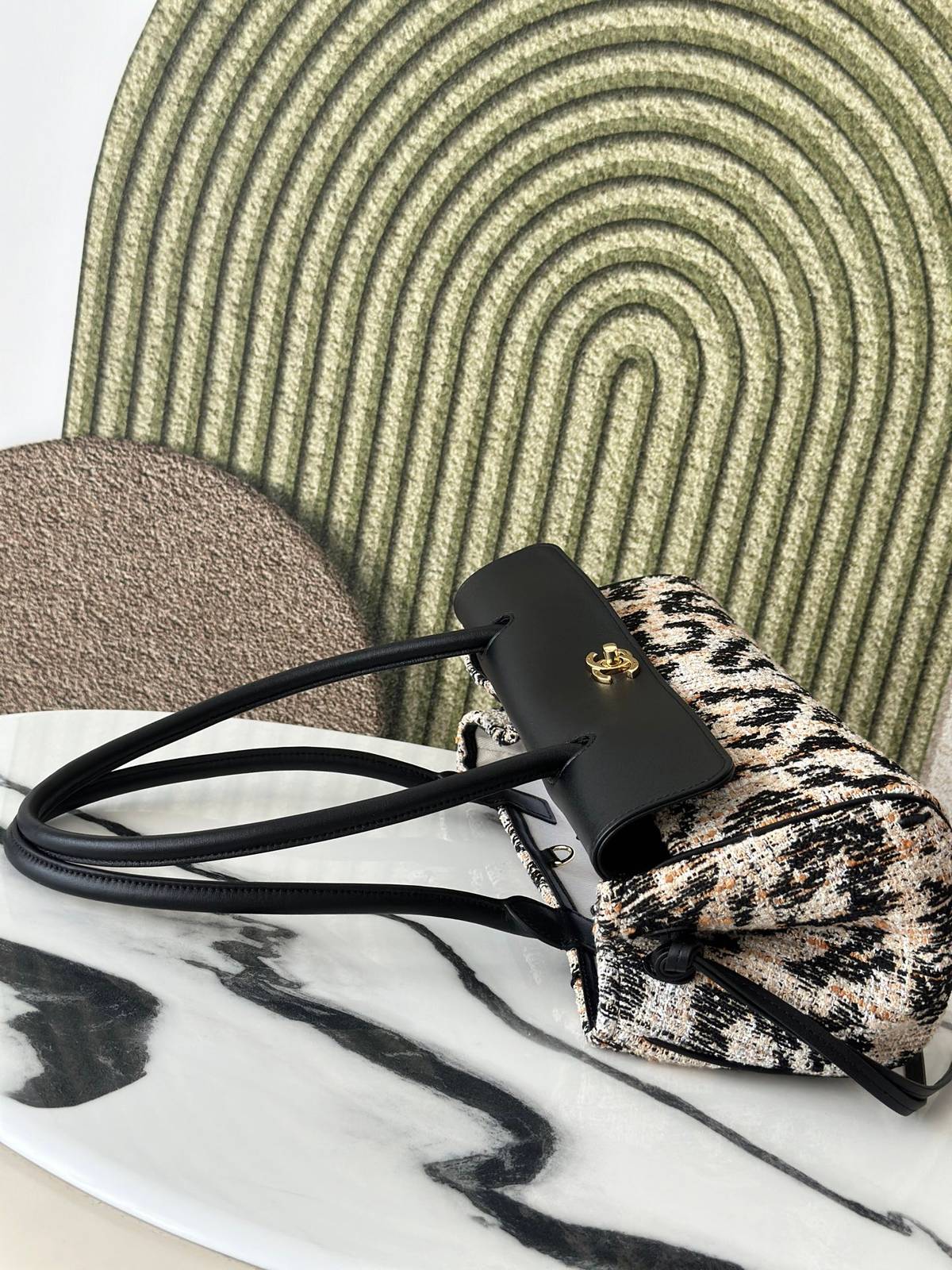 シャネル CHANEL マトラッセ キャビアスキン チェーンショルダーバッグ ブラック ゴールド金具 レディース - 画像 5