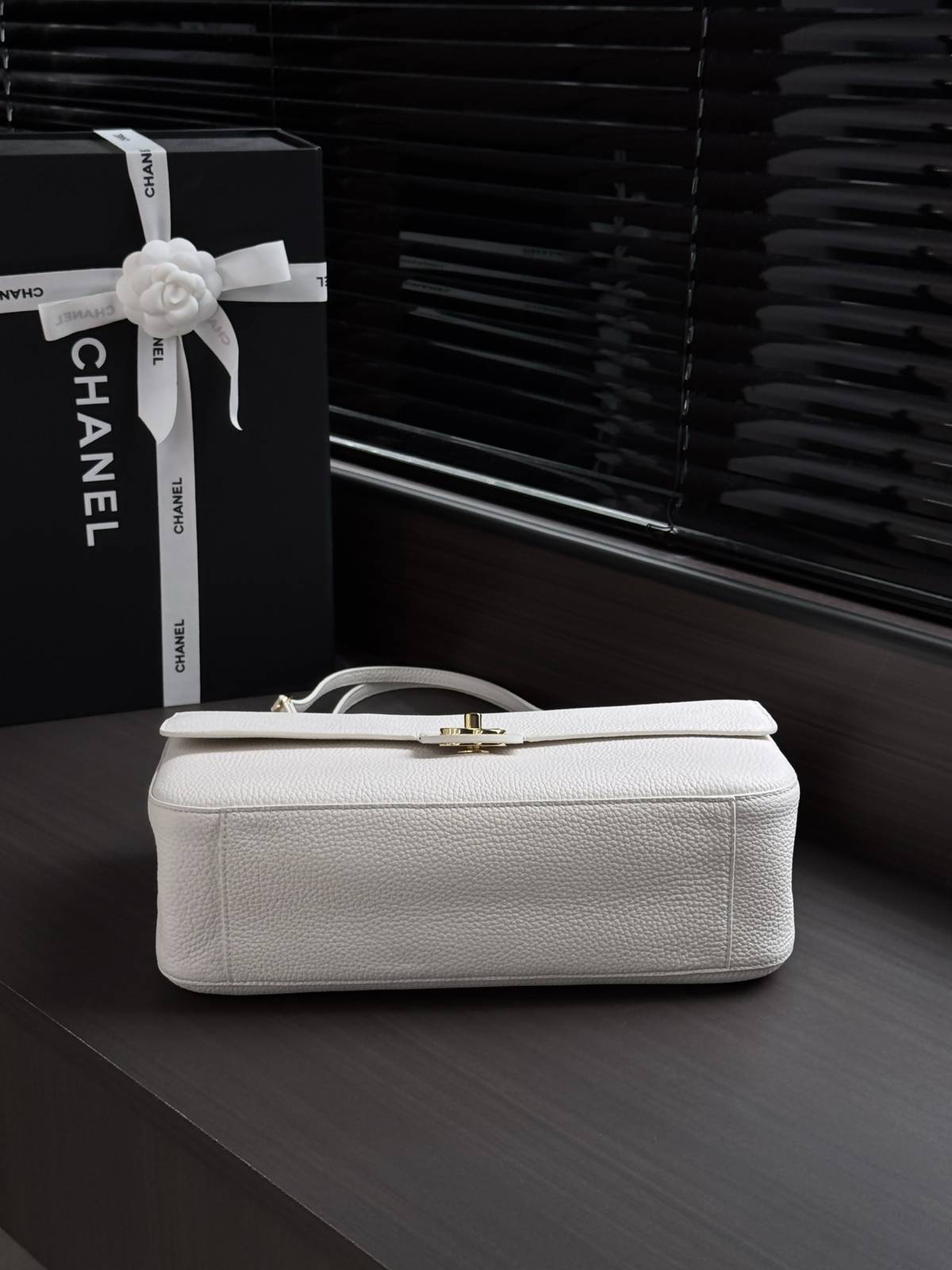 シャネル CHANEL マトラッセ フラップバッグ ラムスキン ゴールド金具 ショルダーバッグ レディース ホワイト ブ - 画像 16