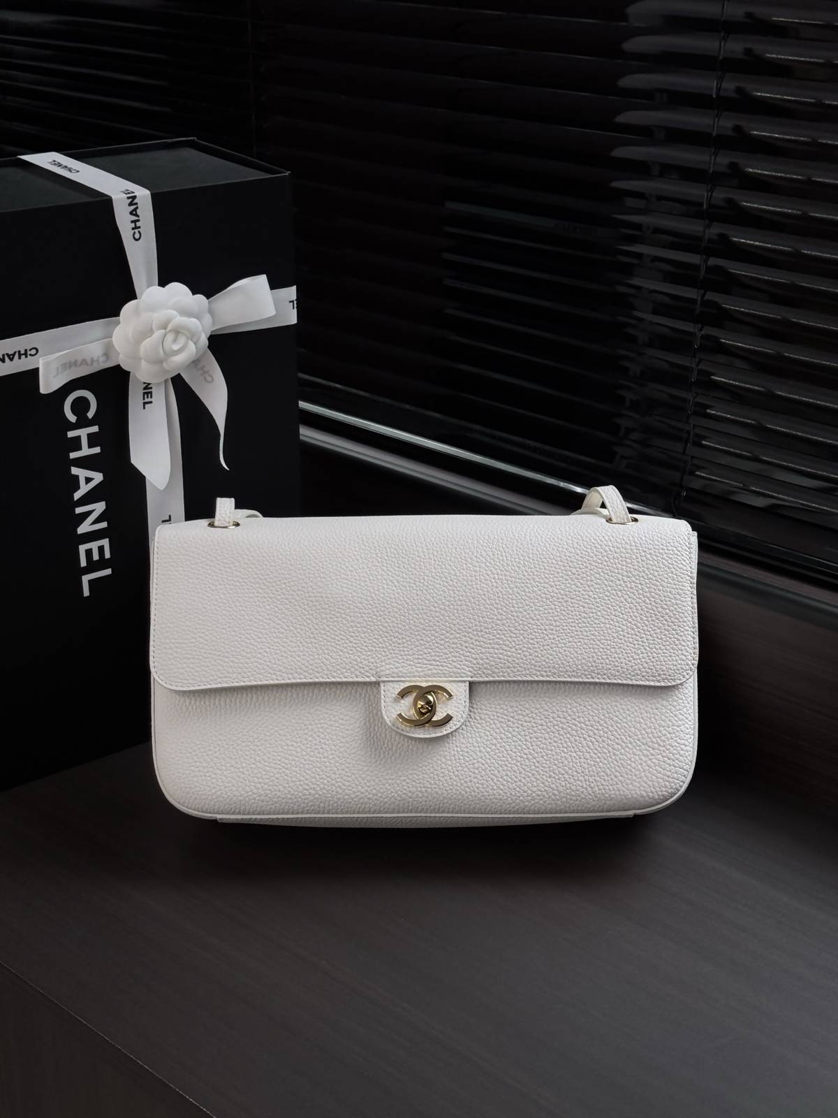 シャネル CHANEL マトラッセ フラップバッグ ラムスキン ゴールド金具 ショルダーバッグ レディース ホワイト ブ - 画像 19