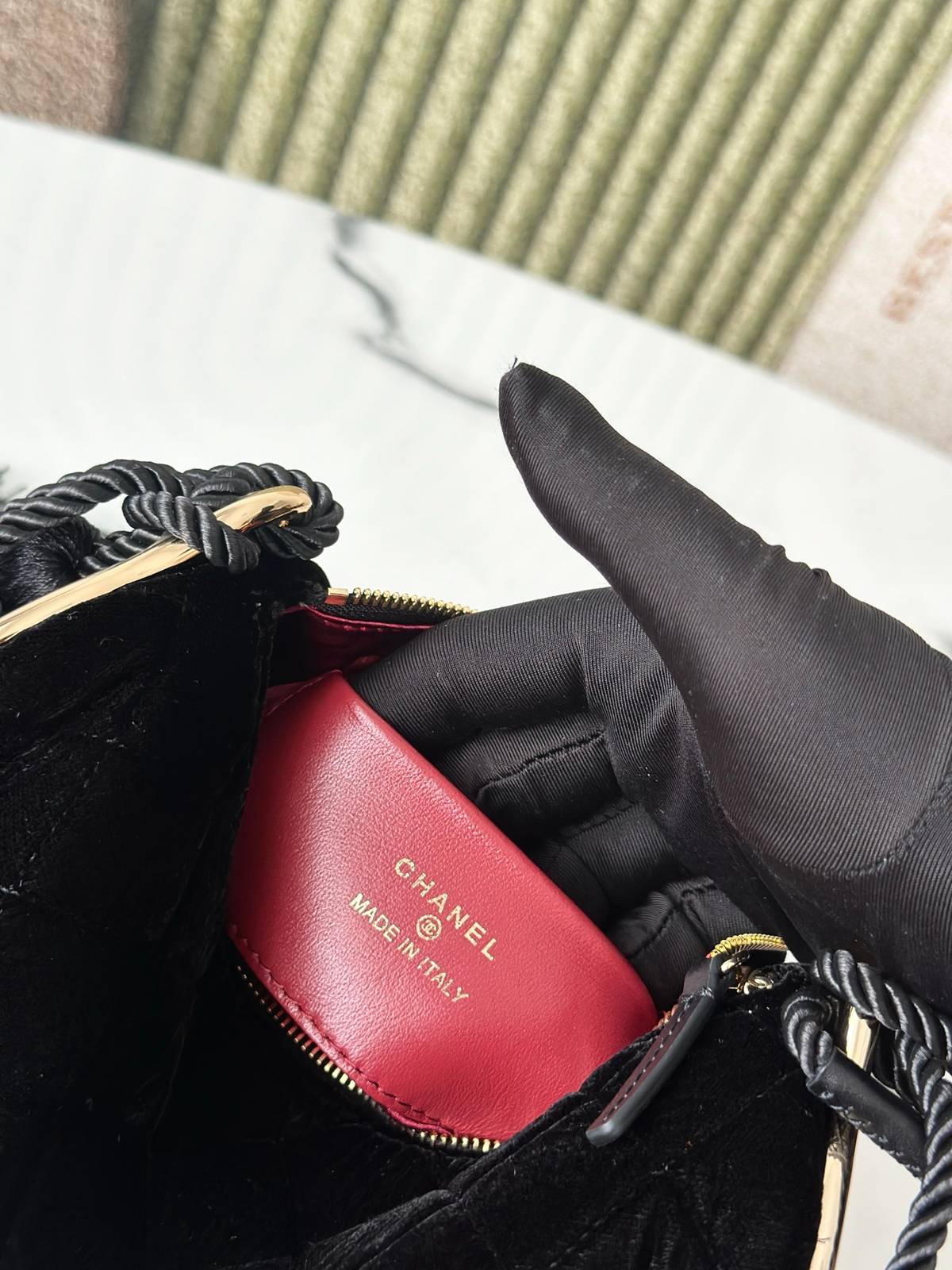 シャネル CHANEL ベロア タッセル付き チェーンショルダーバッグ ブラック ゴールド金具 レディース - 画像 2