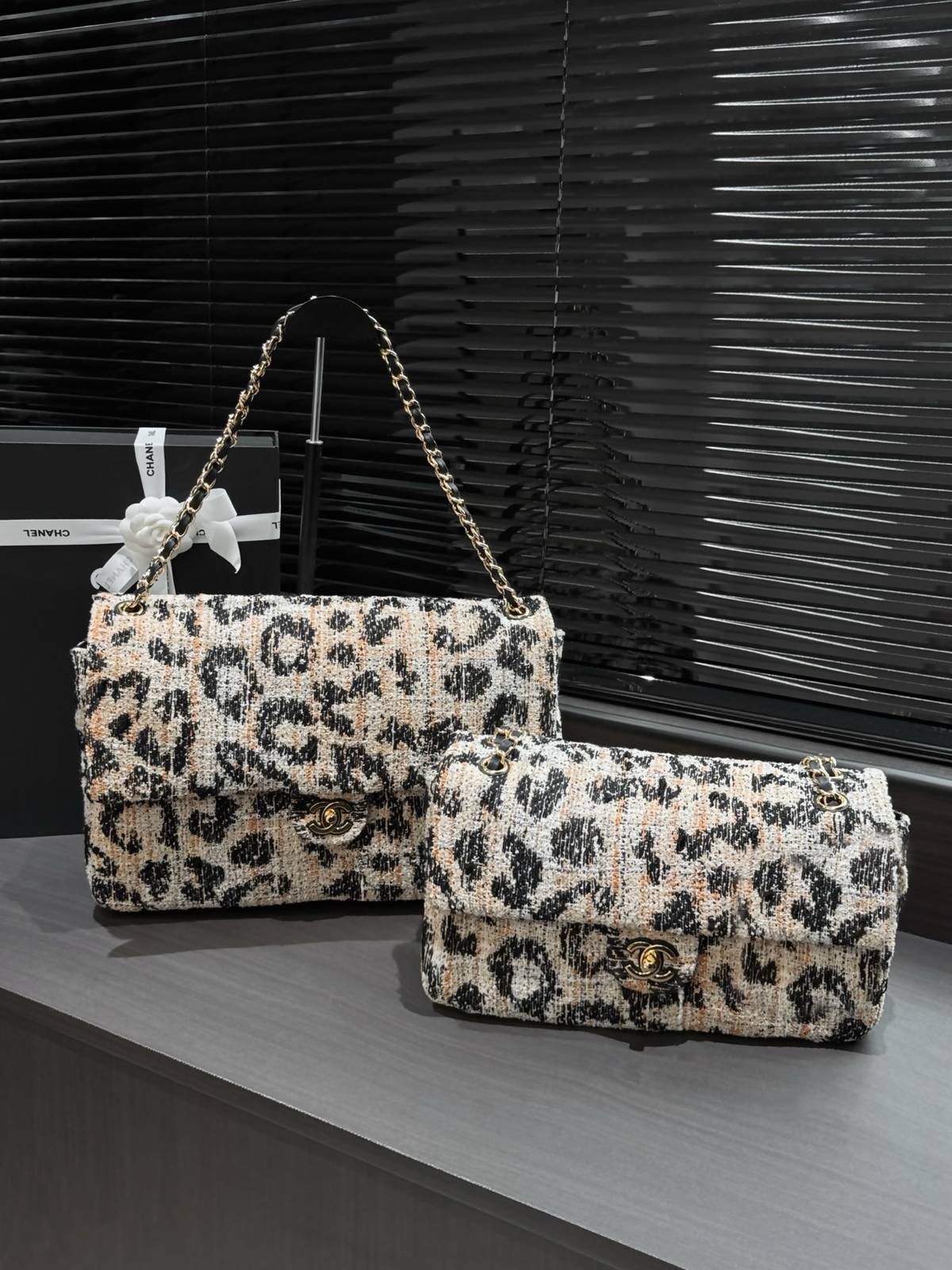 シャネル CHANEL マトラッセ ツイード レオパード フラップバッグ チェーンショルダー ゴールド金具 ブラック レ