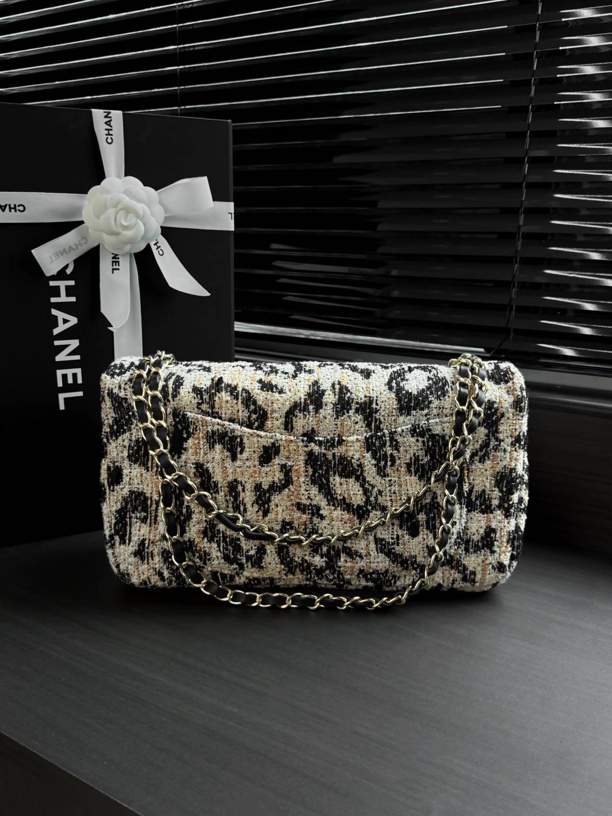 シャネル CHANEL マトラッセ ツイード レオパード フラップバッグ チェーンショルダー ゴールド金具 ブラック レ - 画像 7