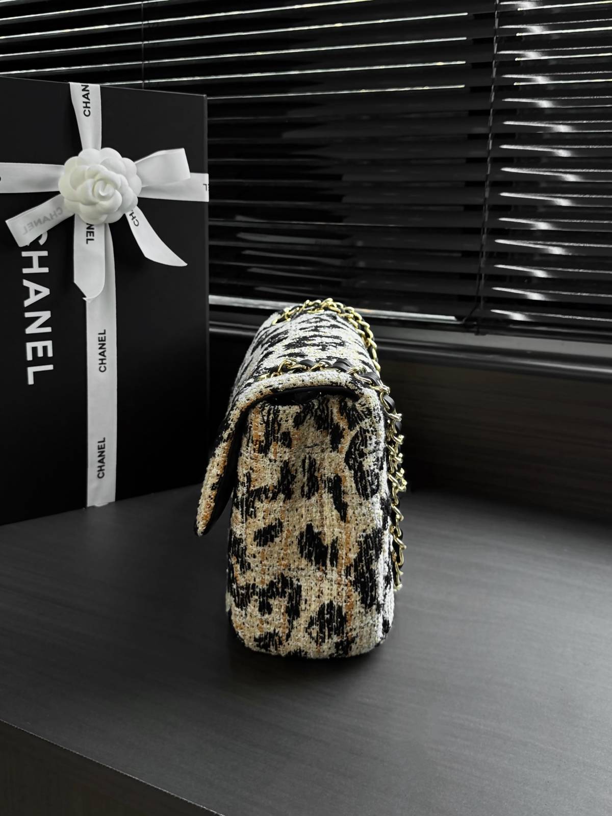 シャネル CHANEL マトラッセ ツイード レオパード フラップバッグ チェーンショルダー ゴールド金具 ブラック レ - 画像 8