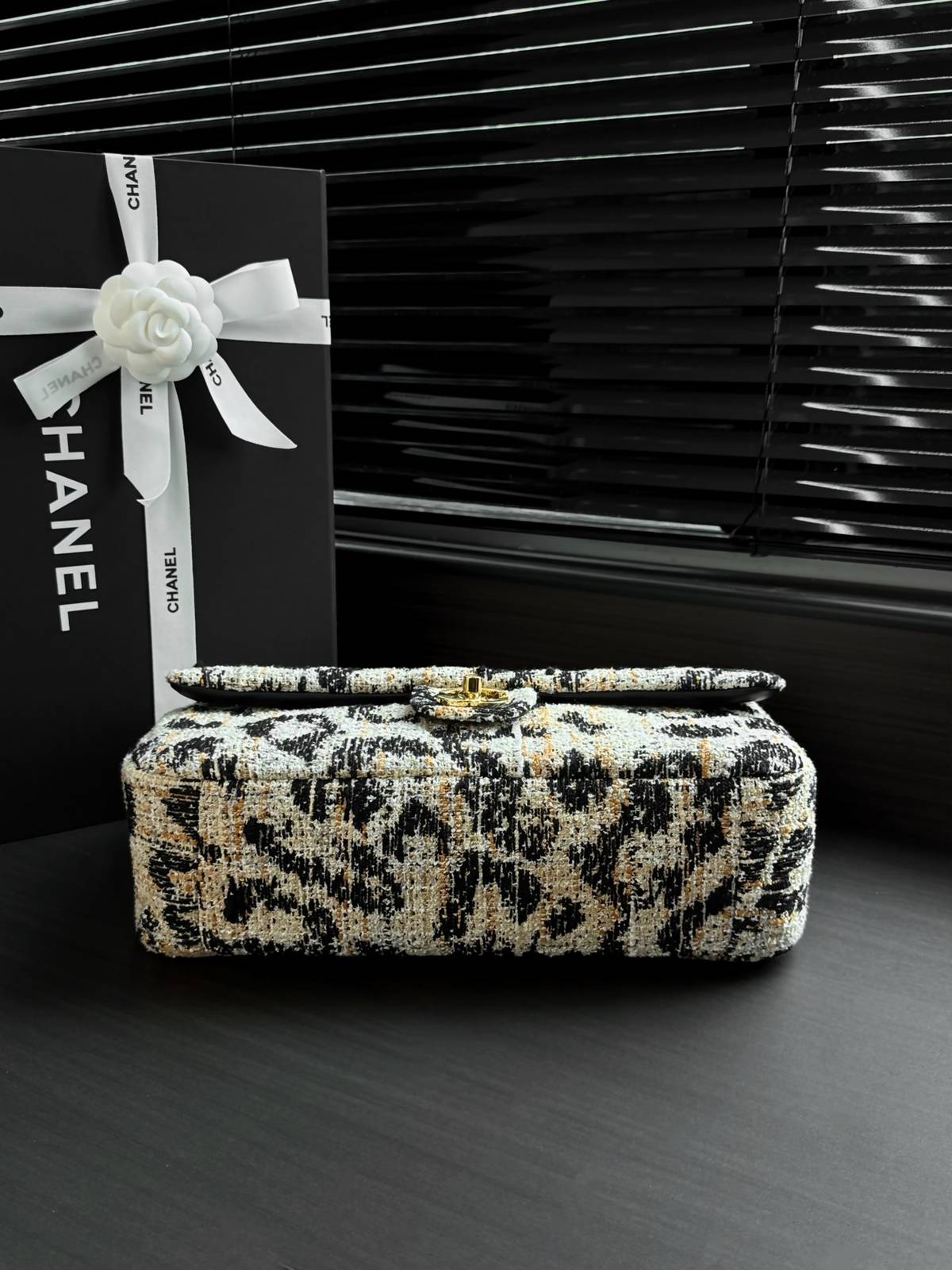 シャネル CHANEL マトラッセ ツイード レオパード フラップバッグ チェーンショルダー ゴールド金具 ブラック レ - 画像 9