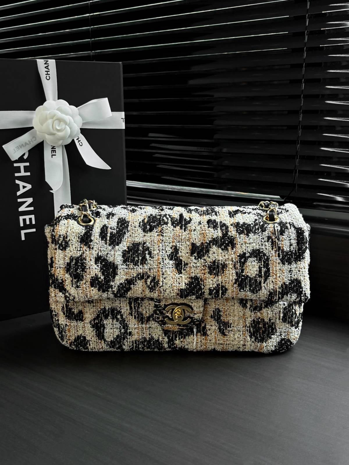 シャネル CHANEL マトラッセ ツイード レオパード フラップバッグ チェーンショルダー ゴールド金具 ブラック レ - 画像 10