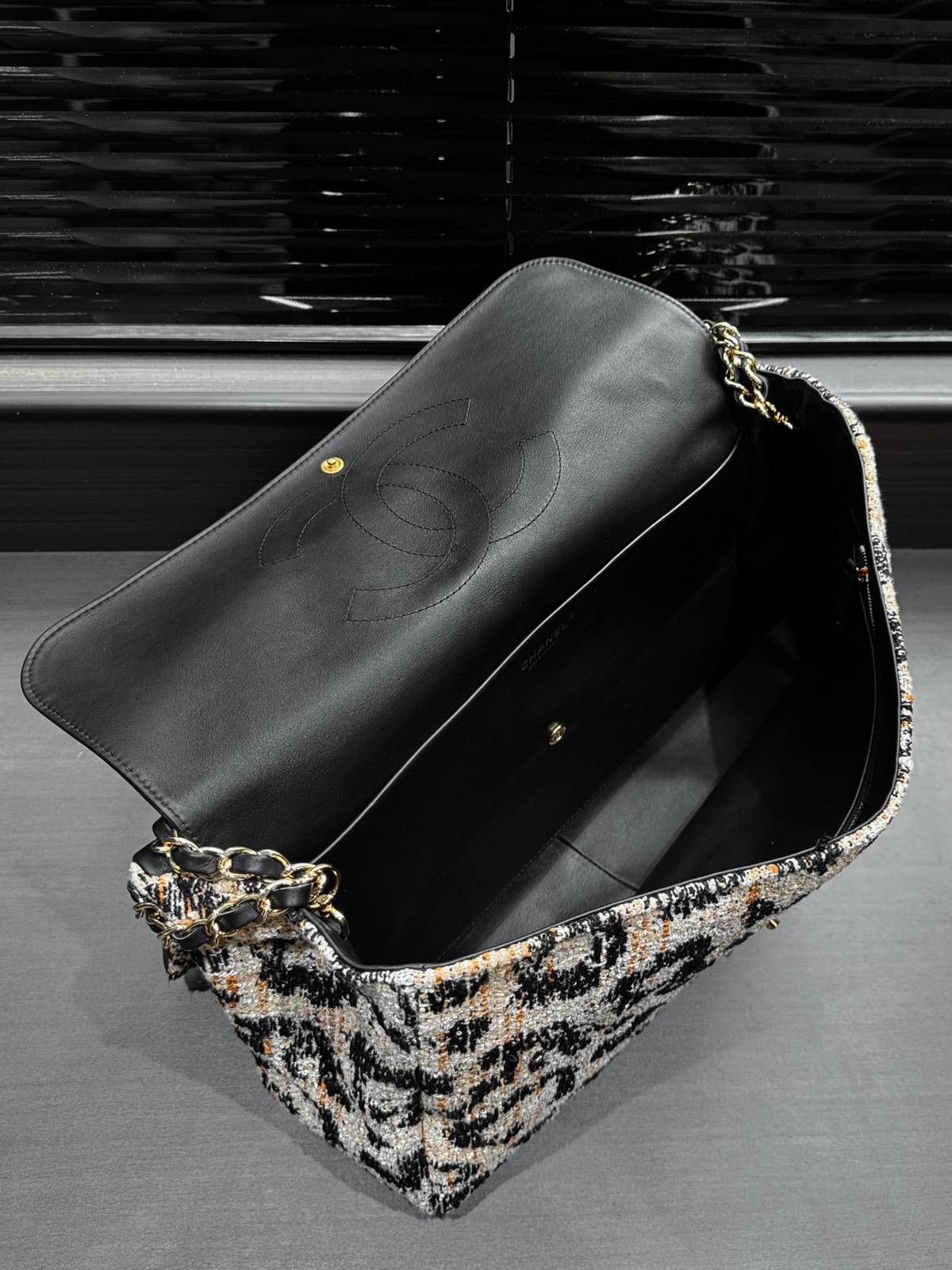 シャネル CHANEL マトラッセ ツイード レオパード フラップバッグ チェーンショルダー ゴールド金具 ブラック レ - 画像 15