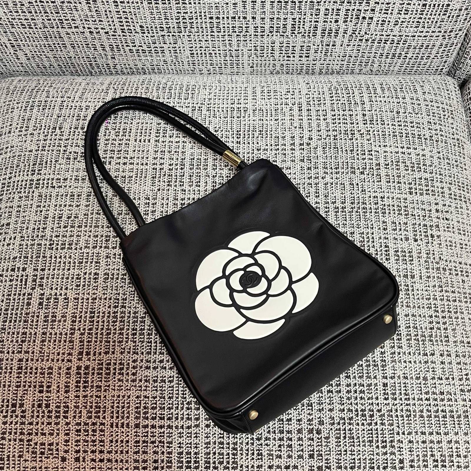 シャネル CHANEL ブラック マトラッセ ロゴ キャビアスキン トートバッグ ゴールド金具 ターンロック レディース - 画像 7