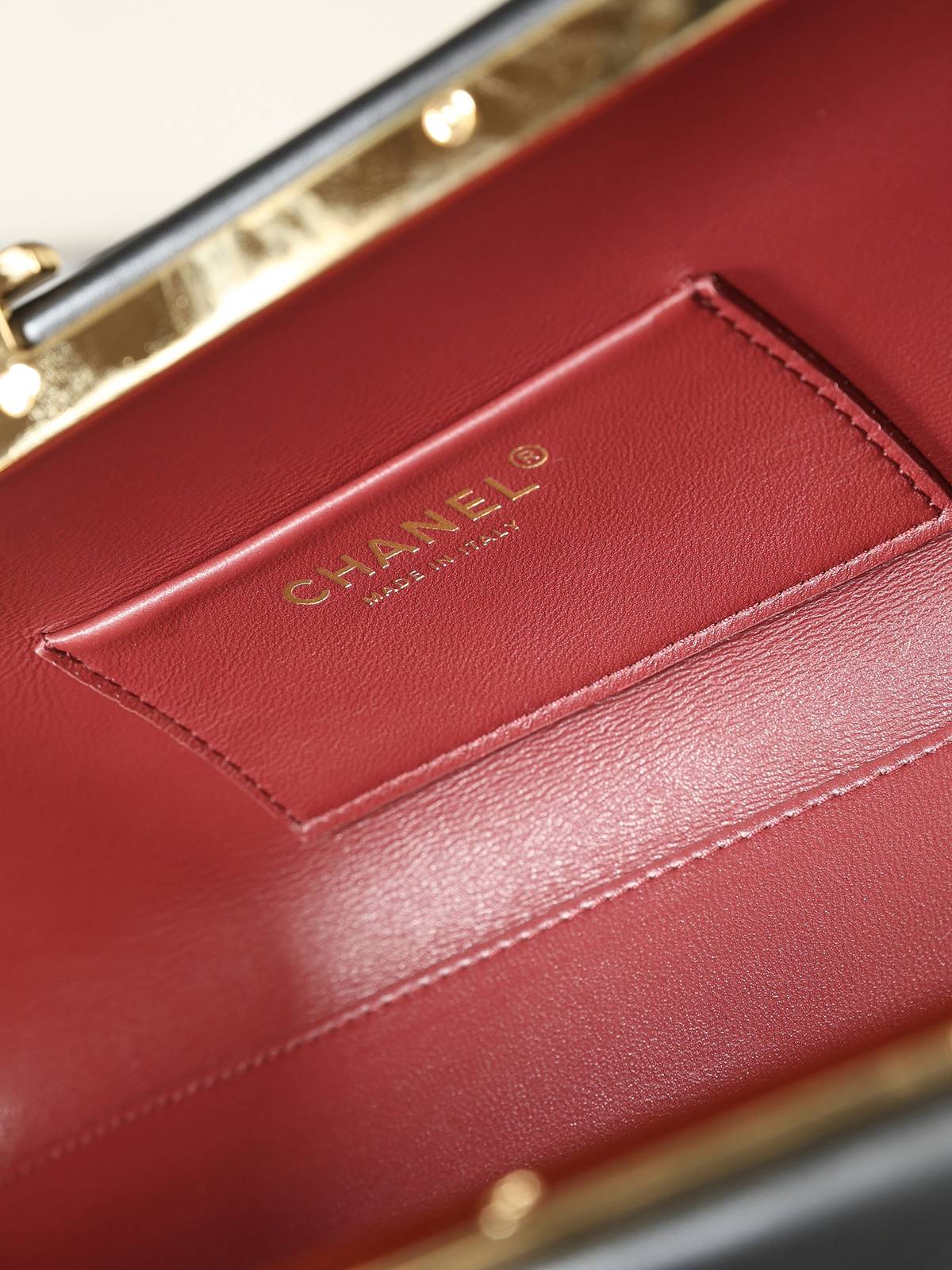 シャネル CHANEL マトラッセ フラップバッグ チェーンショルダー ボルドー裏地 ゴールド金具 レディース - 画像 2