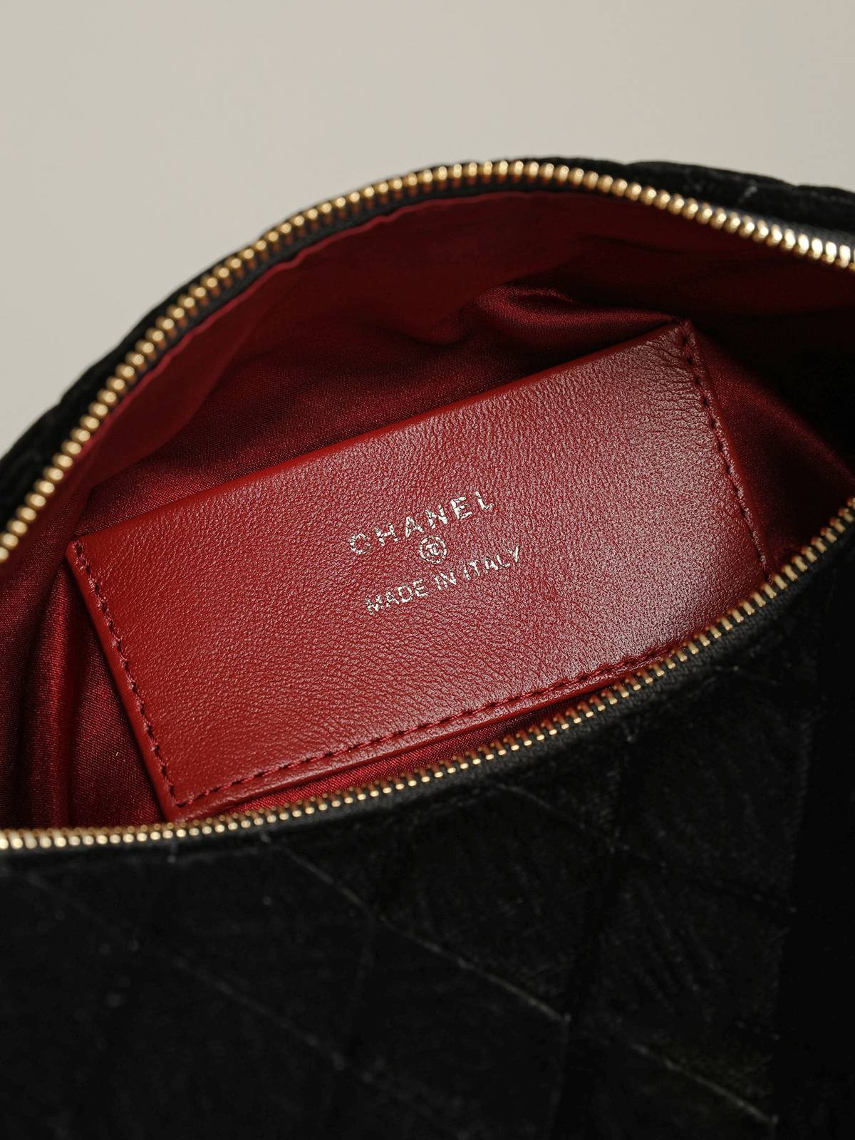 シャネル CHANEL ベロア チェーンショルダー バニティバッグ ターンロック ゴールド金具 ブラック レディース - 画像 2