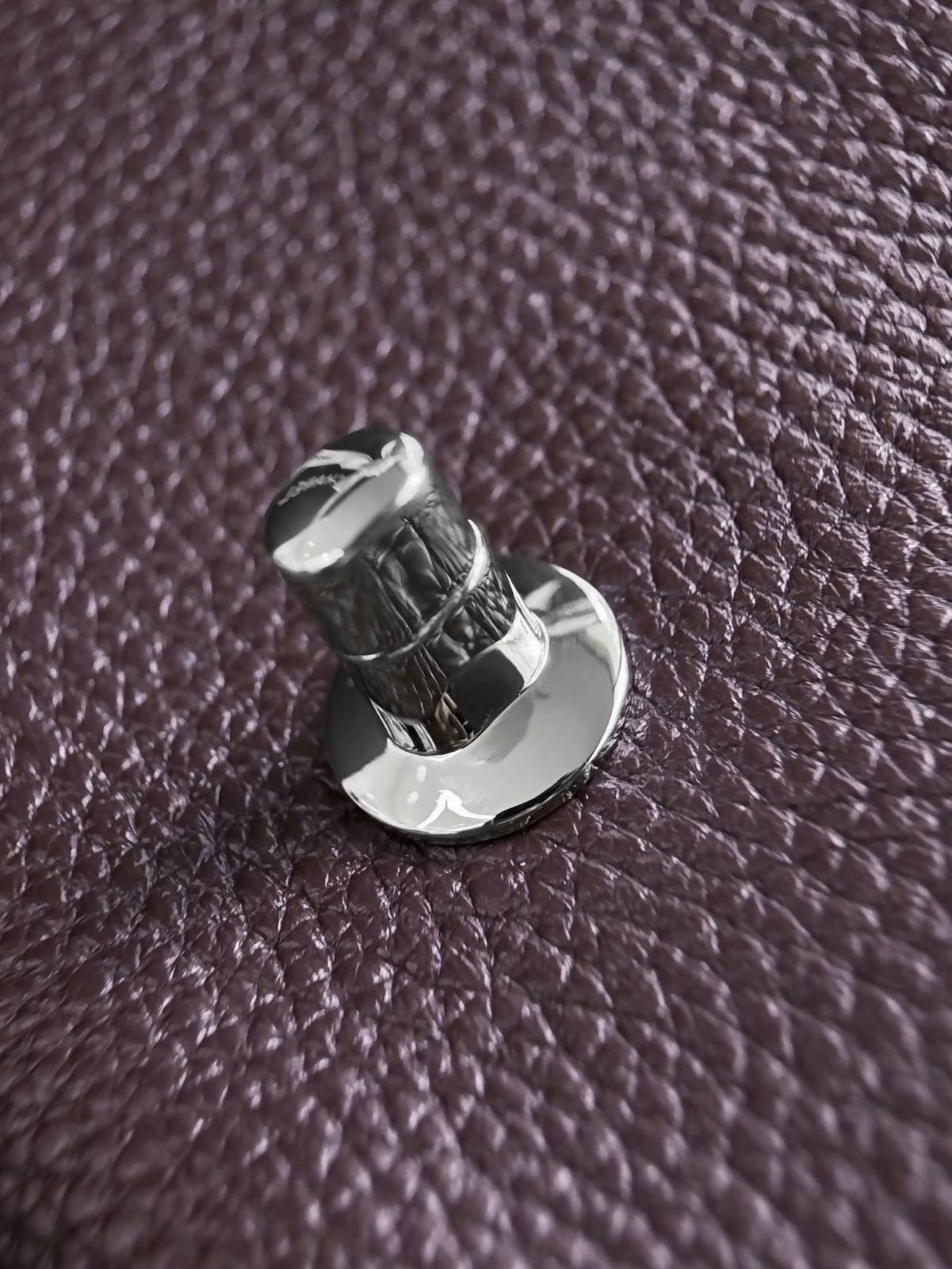 シャネル AS6573 マトラッセ キャビアスキン チェーンショルダーバッグ ブラック 2WAY ゴールド金具 - 画像 5