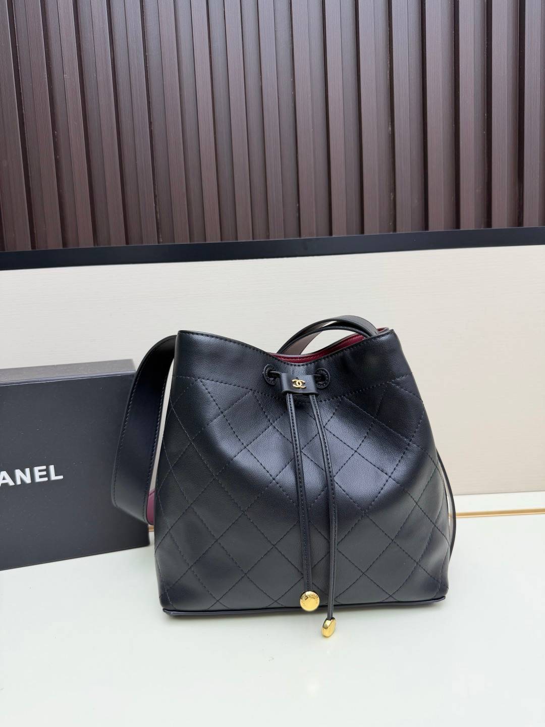 シャネル CHANEL マトラッセ ボストンバッグ レザー 細身チェーン ブラック ホワイト レッド - 画像 18