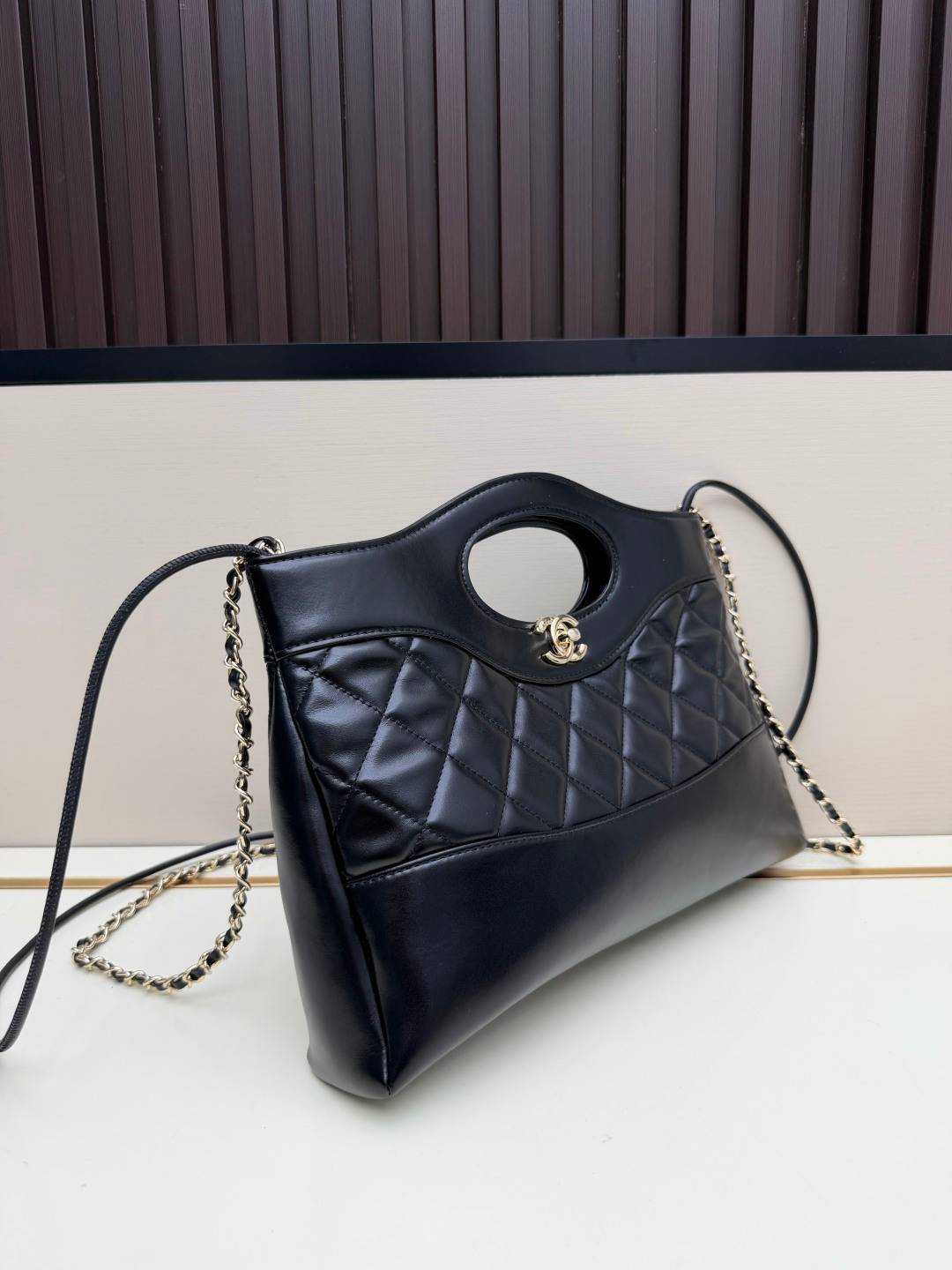 シャネル CHANEL マトラッセ ラムスキン チェーンショルダーバッグ ブラック ホワイト バイカラー ゴールド金具 - 画像 8
