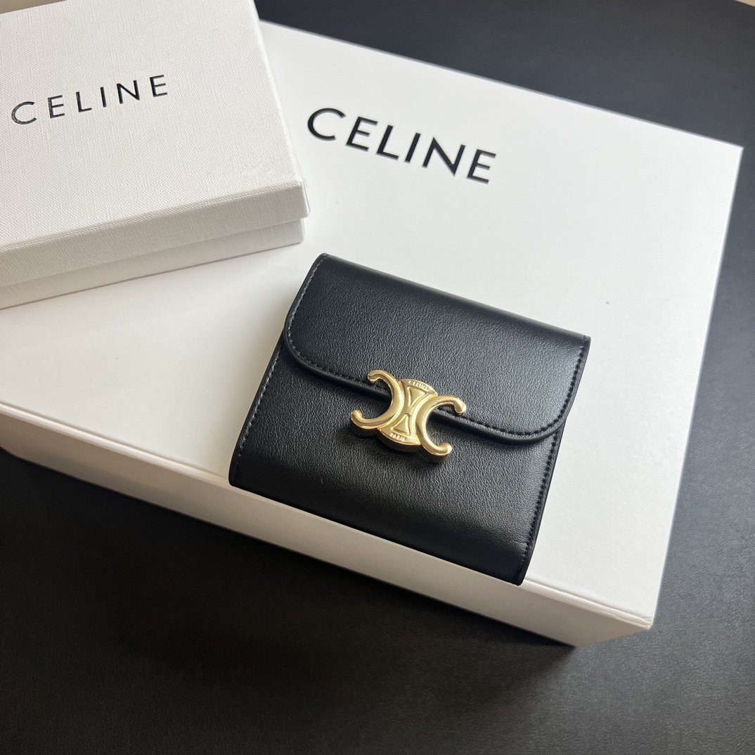 CELINE セリーヌ 黒 フラップ式財布 ゴールド金具 二つ折り 財布 1枚入 50文字以内