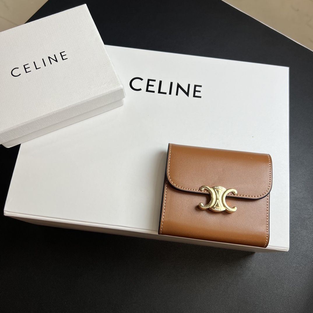 CELINE セリーヌ レザーワallet ブラウン 二つ折り 小銭入れ付き 1色入 💼