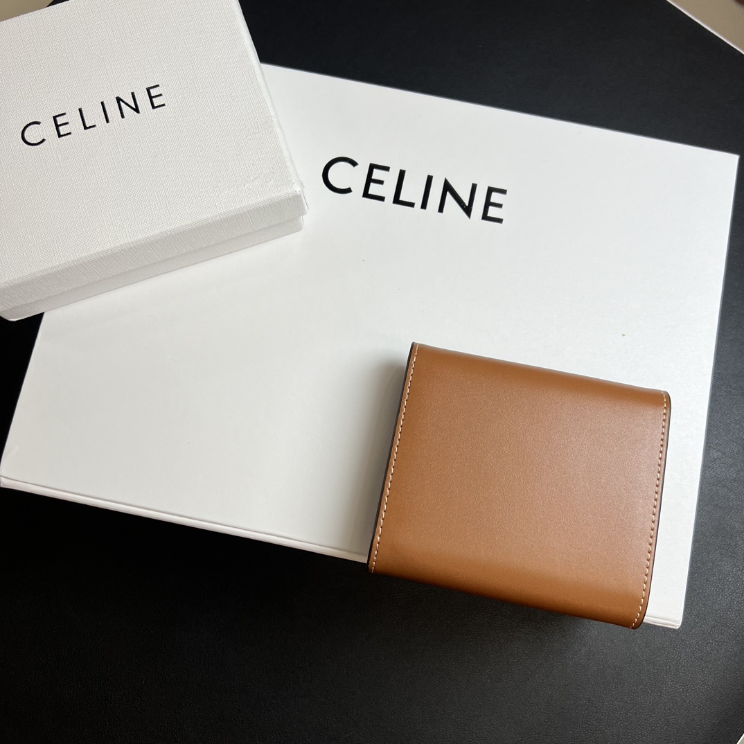 CELINE セリーヌ レザーワallet ブラウン 二つ折り 小銭入れ付き 1色入 💼 - 画像 2
