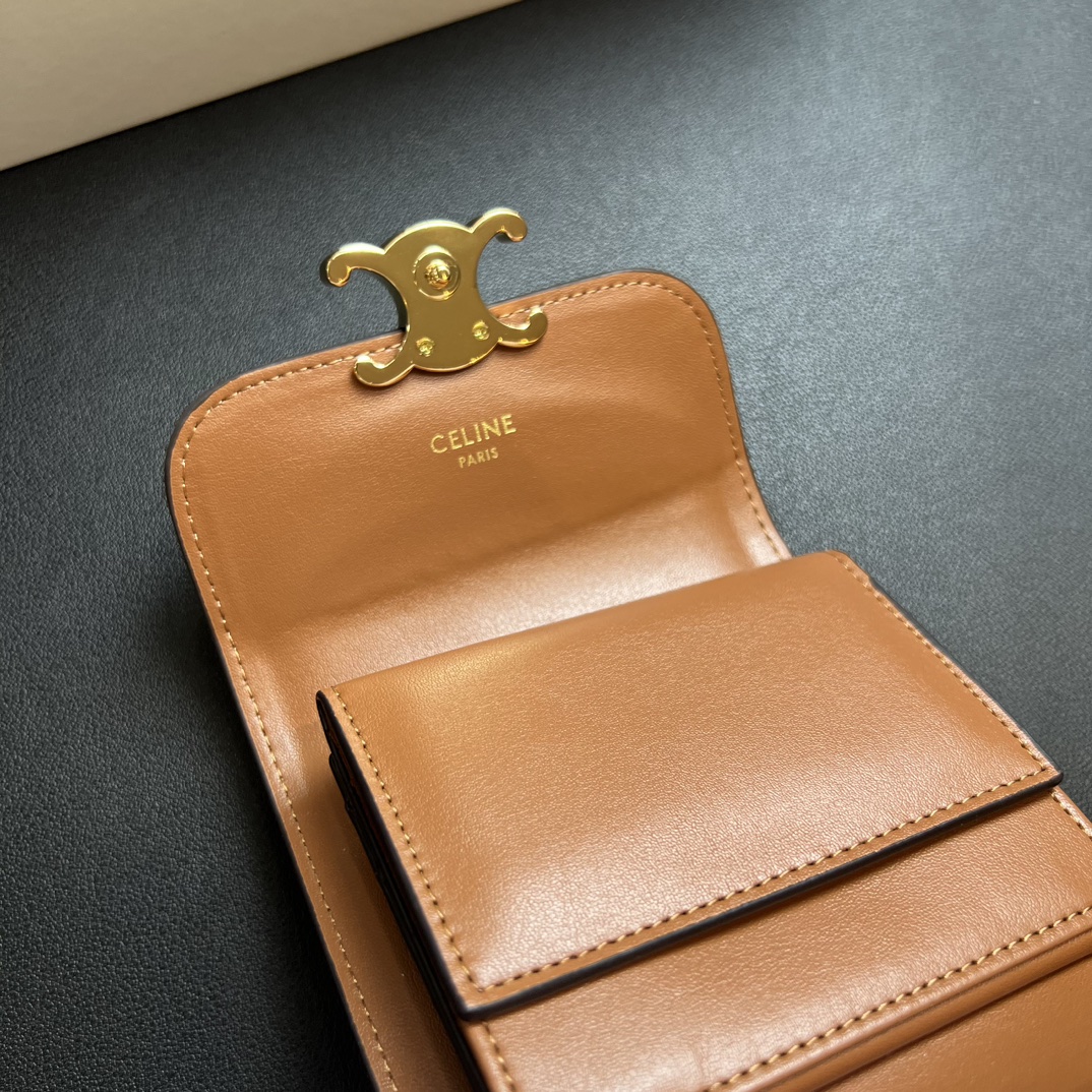 CELINE セリーヌ レザーワallet ブラウン 二つ折り 小銭入れ付き 1色入 💼 - 画像 5