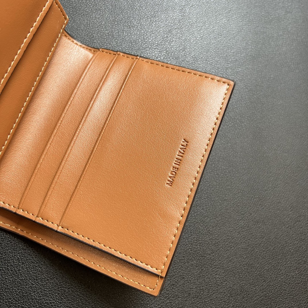 CELINE セリーヌ レザーワallet ブラウン 二つ折り 小銭入れ付き 1色入 💼 - 画像 6