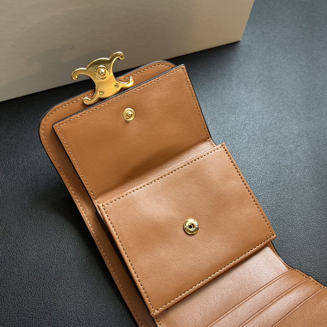 CELINE セリーヌ レザーワallet ブラウン 二つ折り 小銭入れ付き 1色入 💼 - 画像 7
