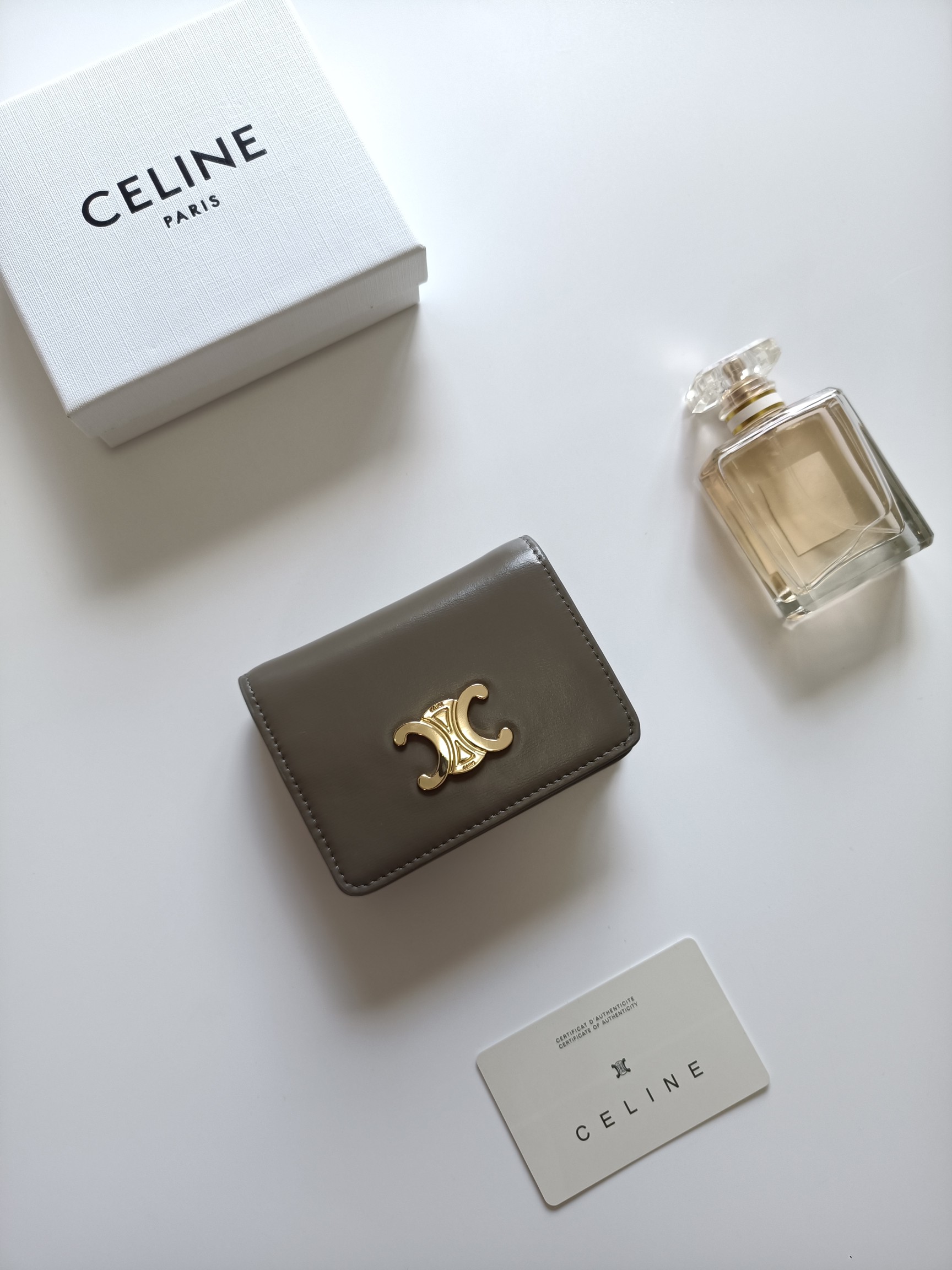CELINE セリーヌ 二つ折りウォレット グレー 二つ折り財布 財布 靴下付き ✨