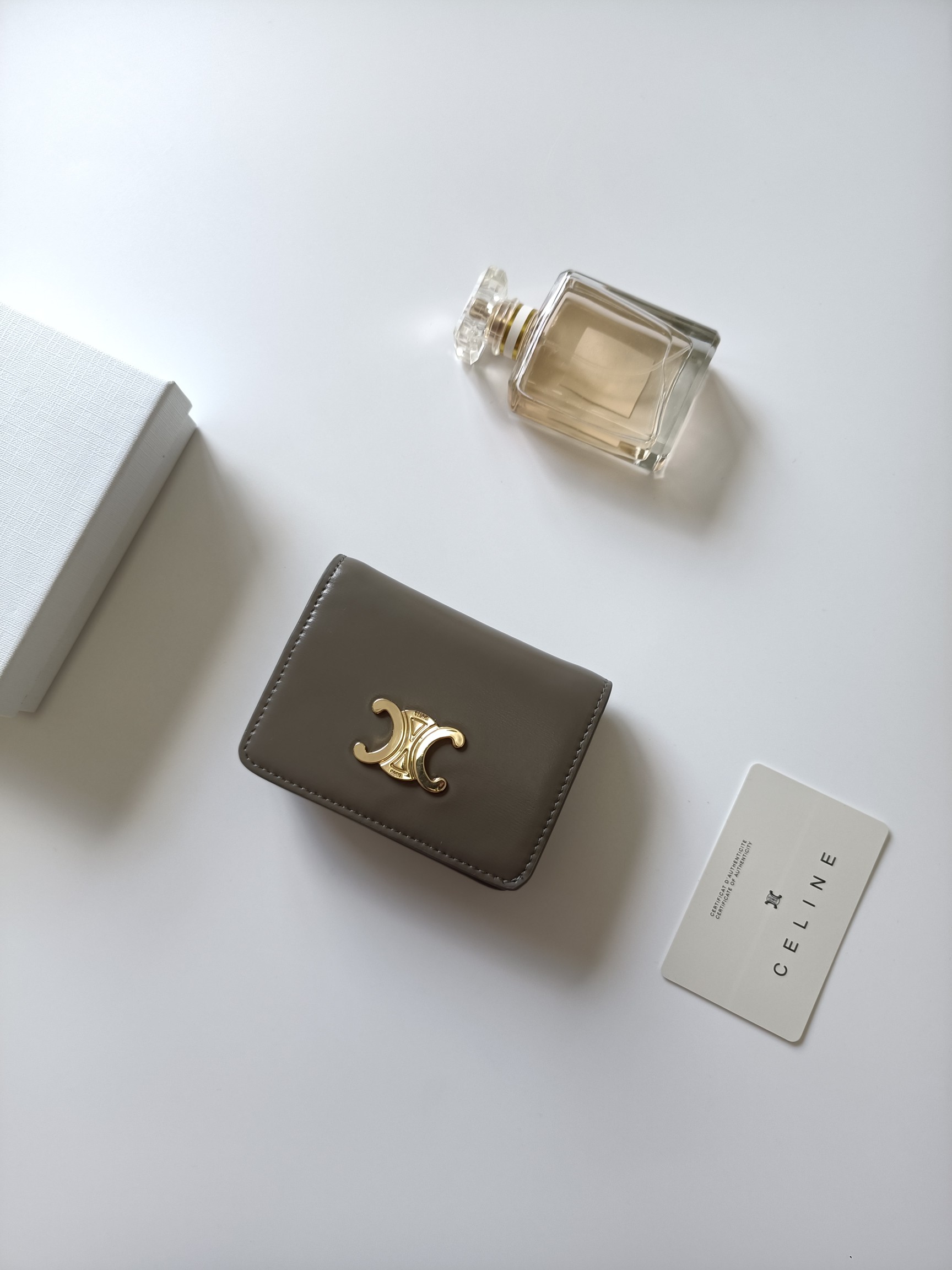 CELINE セリーヌ 二つ折りウォレット グレー 二つ折り財布 財布 靴下付き ✨ - 画像 2