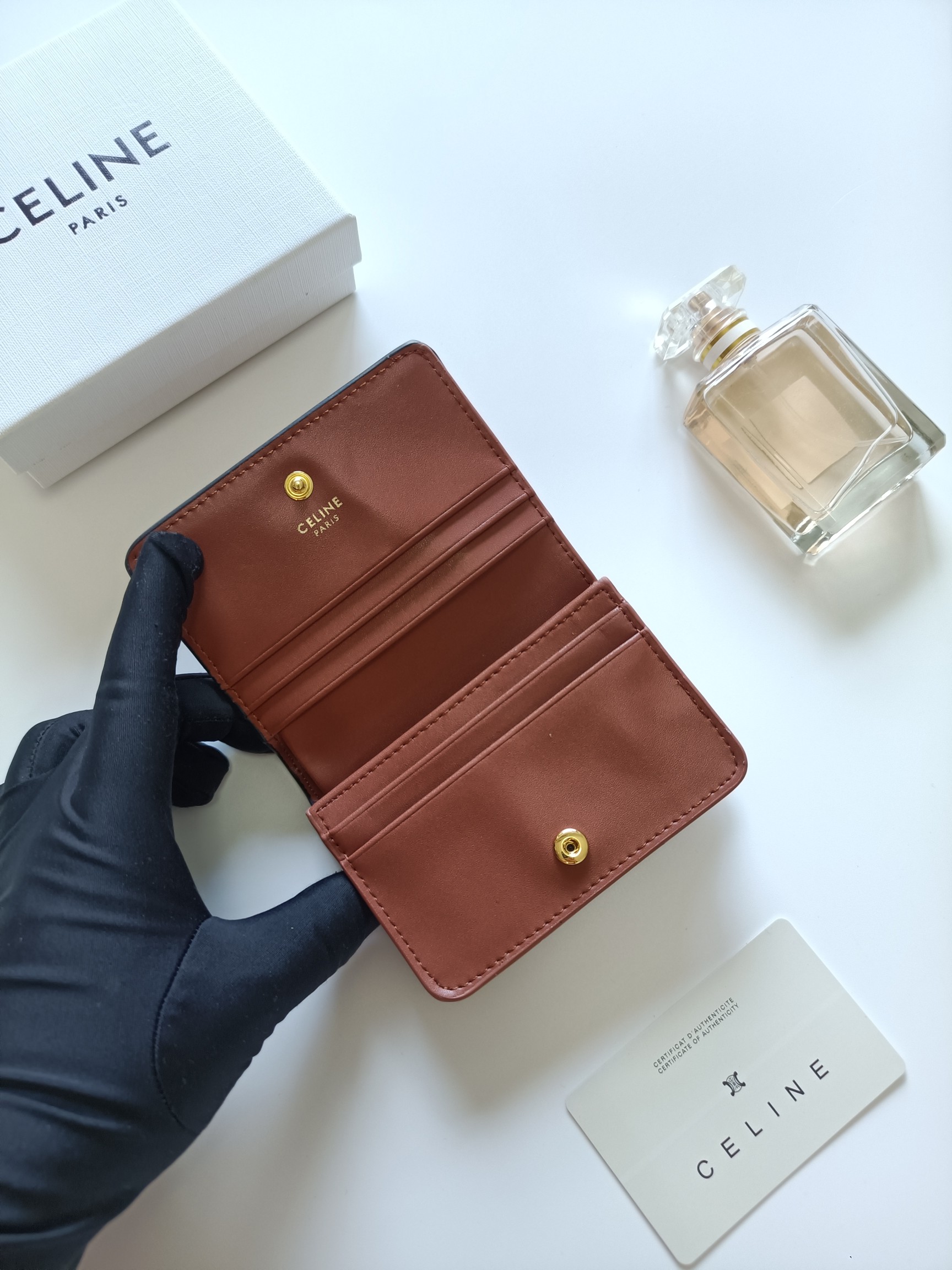 CELINE ボディーウォレット ブラウン 2つ折り 長財布 二つ折り ウォレット 本革 ゴールド金具 ✨ - 画像 5