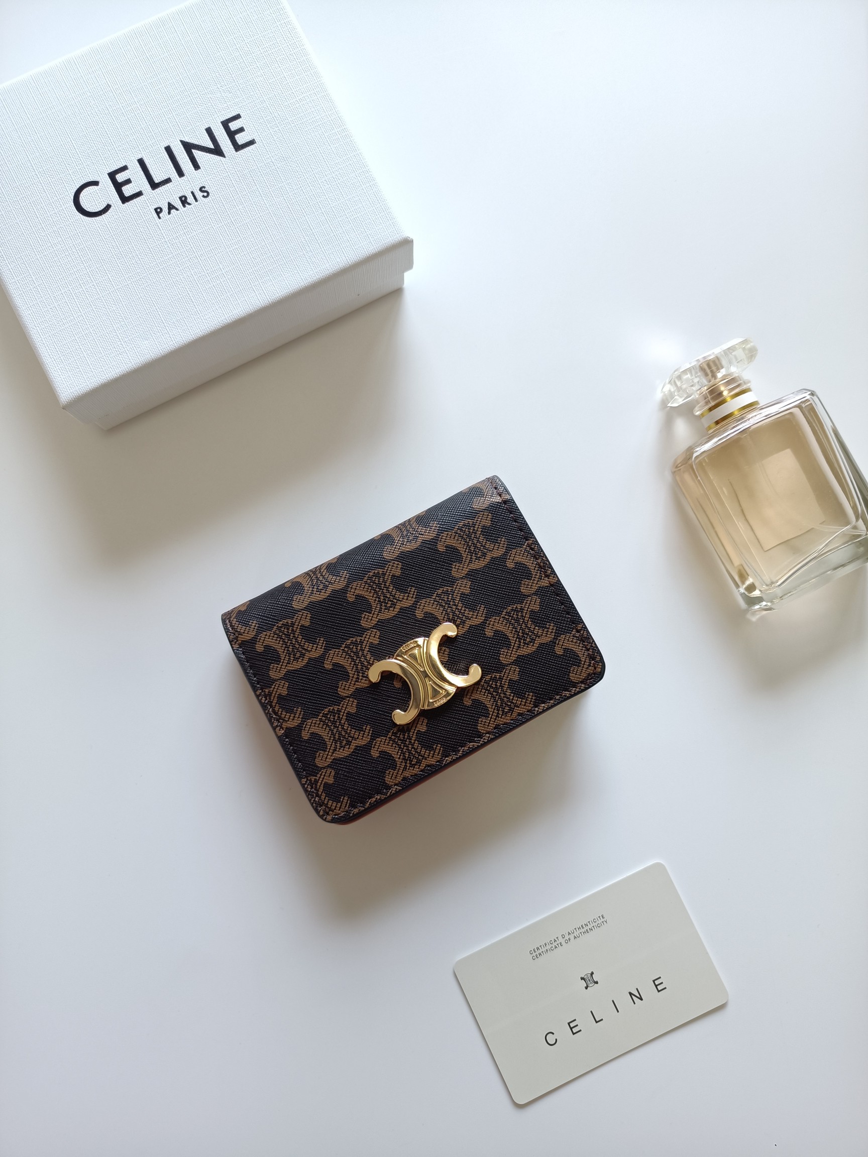 CELINE セリーヌ ウォレット ブラウン シマーリング ブラック 二つ折り 財布 1枚 カード入れ付き メンズ レディース 🌸