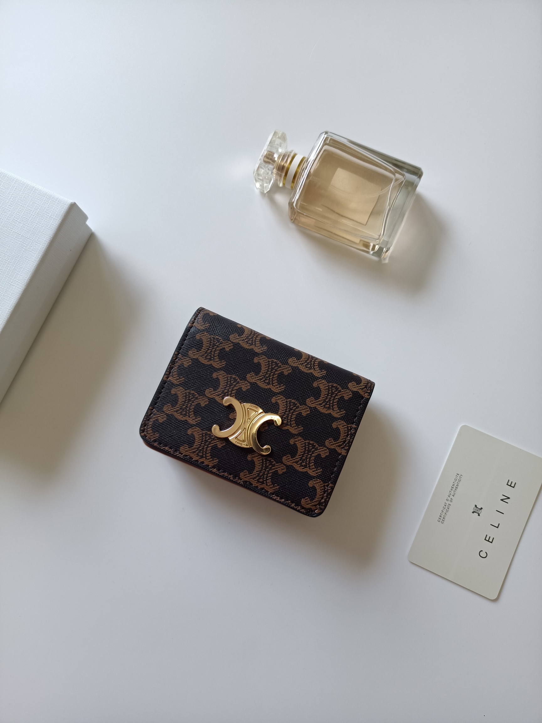 CELINE セリーヌ ウォレット ブラウン シマーリング ブラック 二つ折り 財布 1枚 カード入れ付き メンズ レディース 🌸 - 画像 2