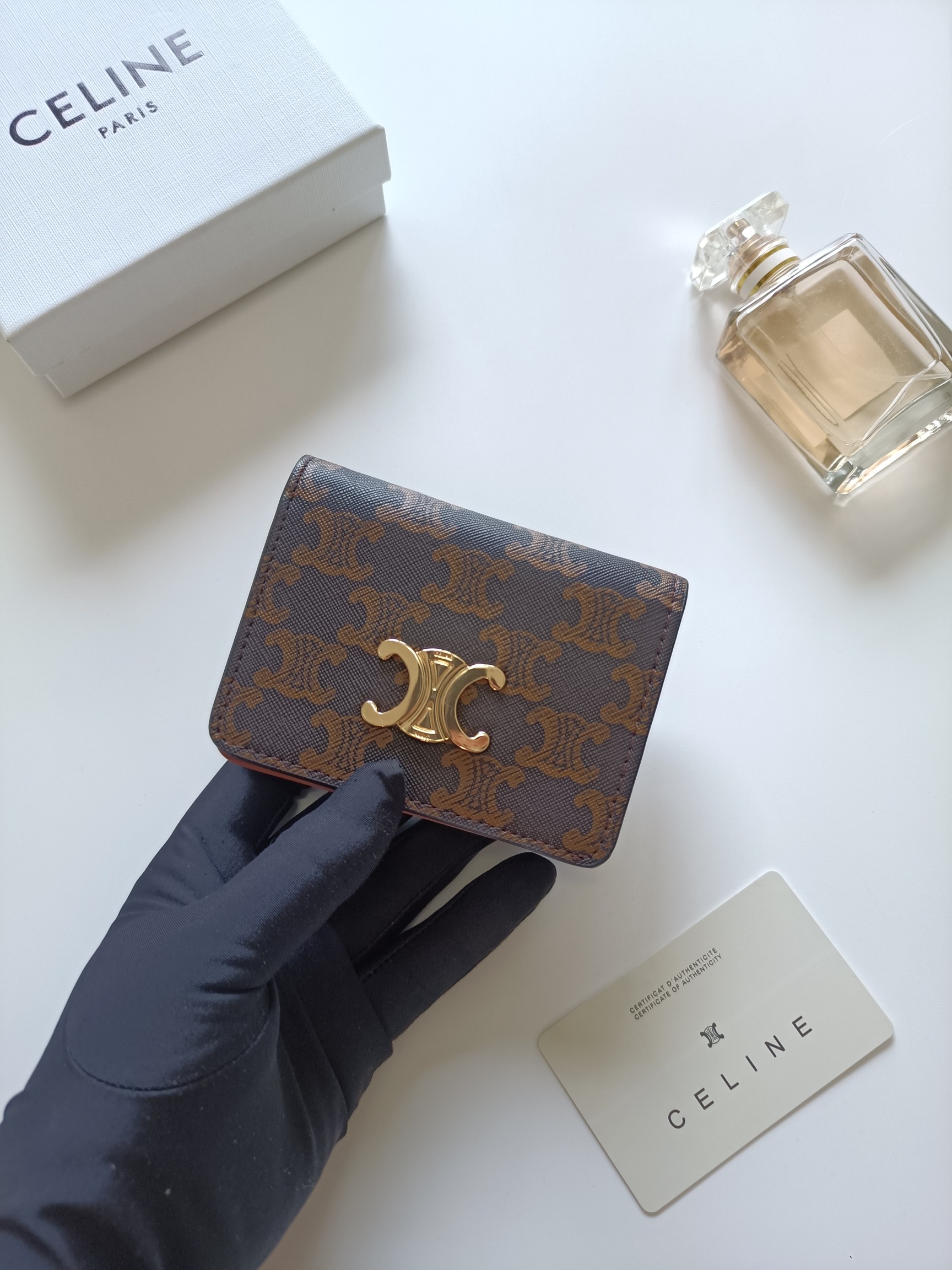 CELINE セリーヌ ウォレット ブラウン シマーリング ブラック 二つ折り 財布 1枚 カード入れ付き メンズ レディース 🌸 - 画像 4