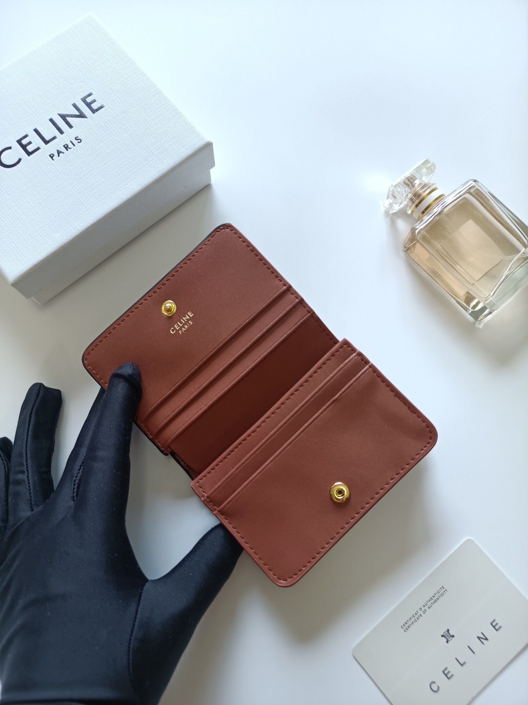CELINE セリーヌ ウォレット ブラウン シマーリング ブラック 二つ折り 財布 1枚 カード入れ付き メンズ レディース 🌸 - 画像 5
