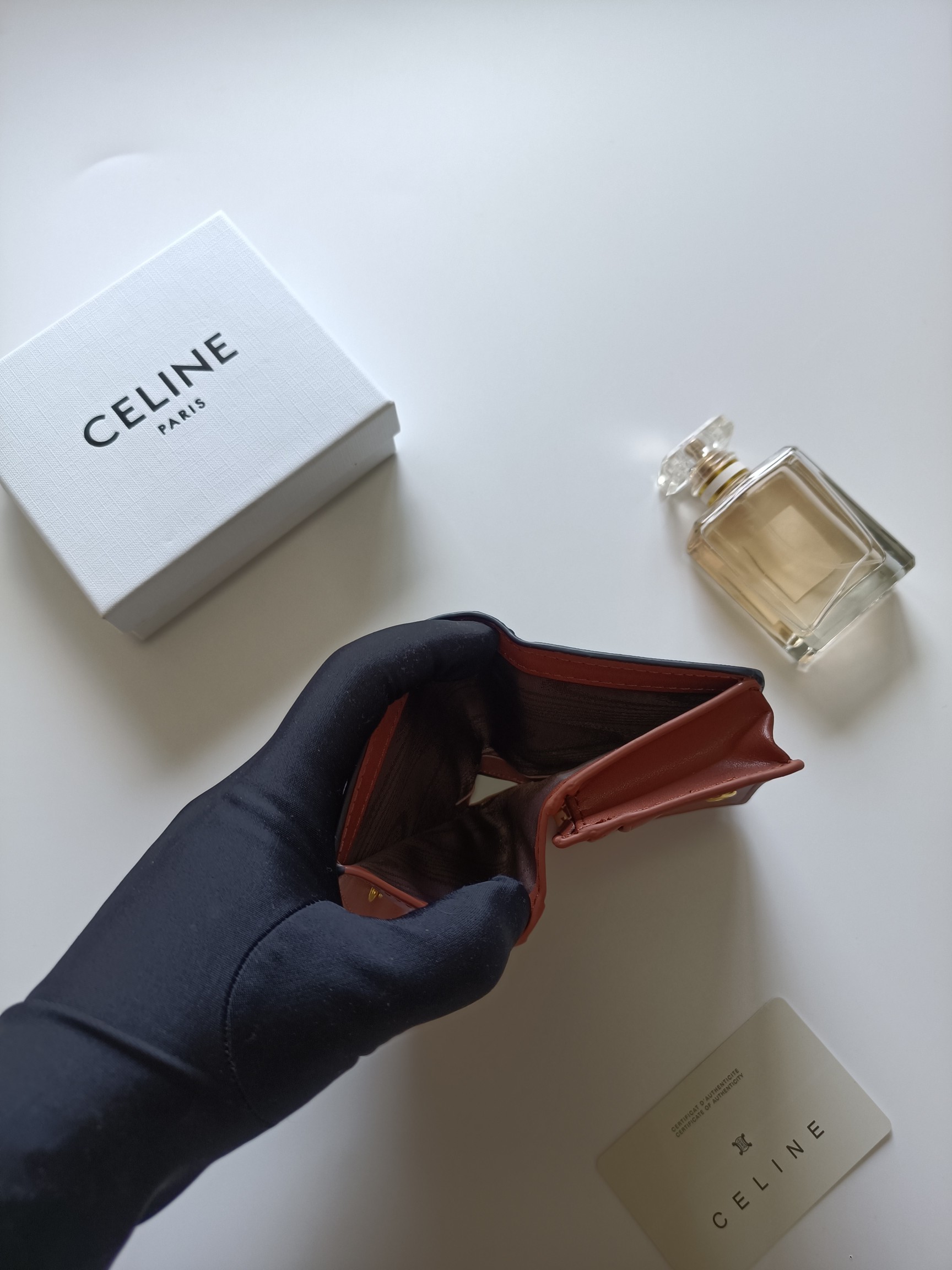 CELINE セリーヌ ウォレット ブラウン シマーリング ブラック 二つ折り 財布 1枚 カード入れ付き メンズ レディース 🌸 - 画像 7