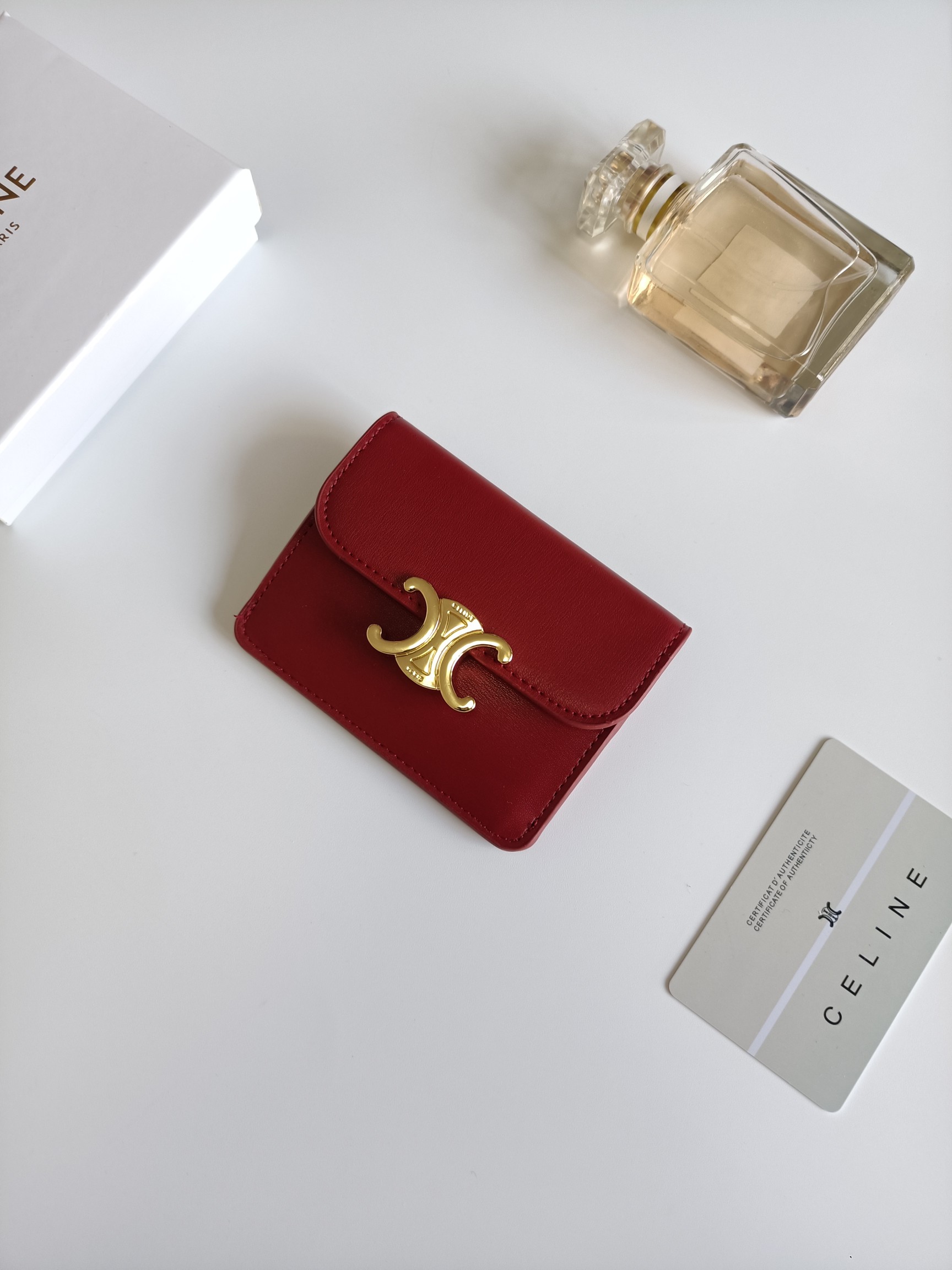 CELINE セリーヌ 赤 レッド カードケース ウォレット 財布 1枚入 2024新作 🎁 - 画像 2