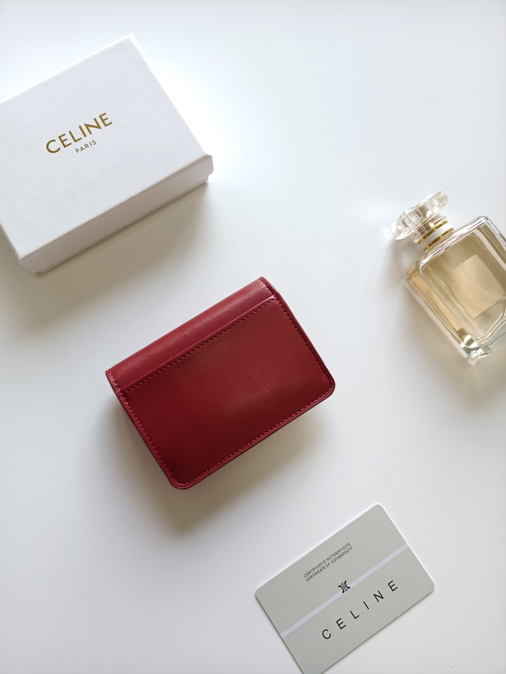 CELINE セリーヌ 赤 レッド カードケース ウォレット 財布 1枚入 2024新作 🎁 - 画像 3