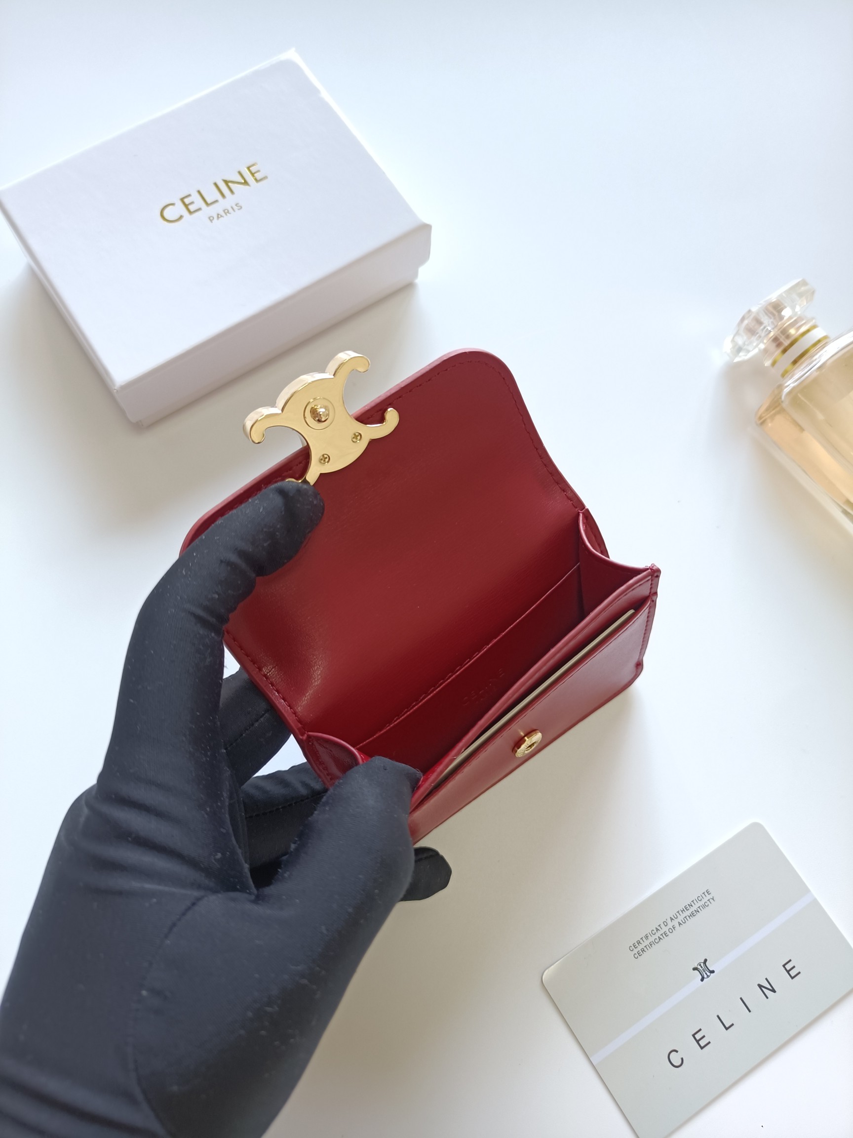 CELINE セリーヌ 赤 レッド カードケース ウォレット 財布 1枚入 2024新作 🎁 - 画像 6