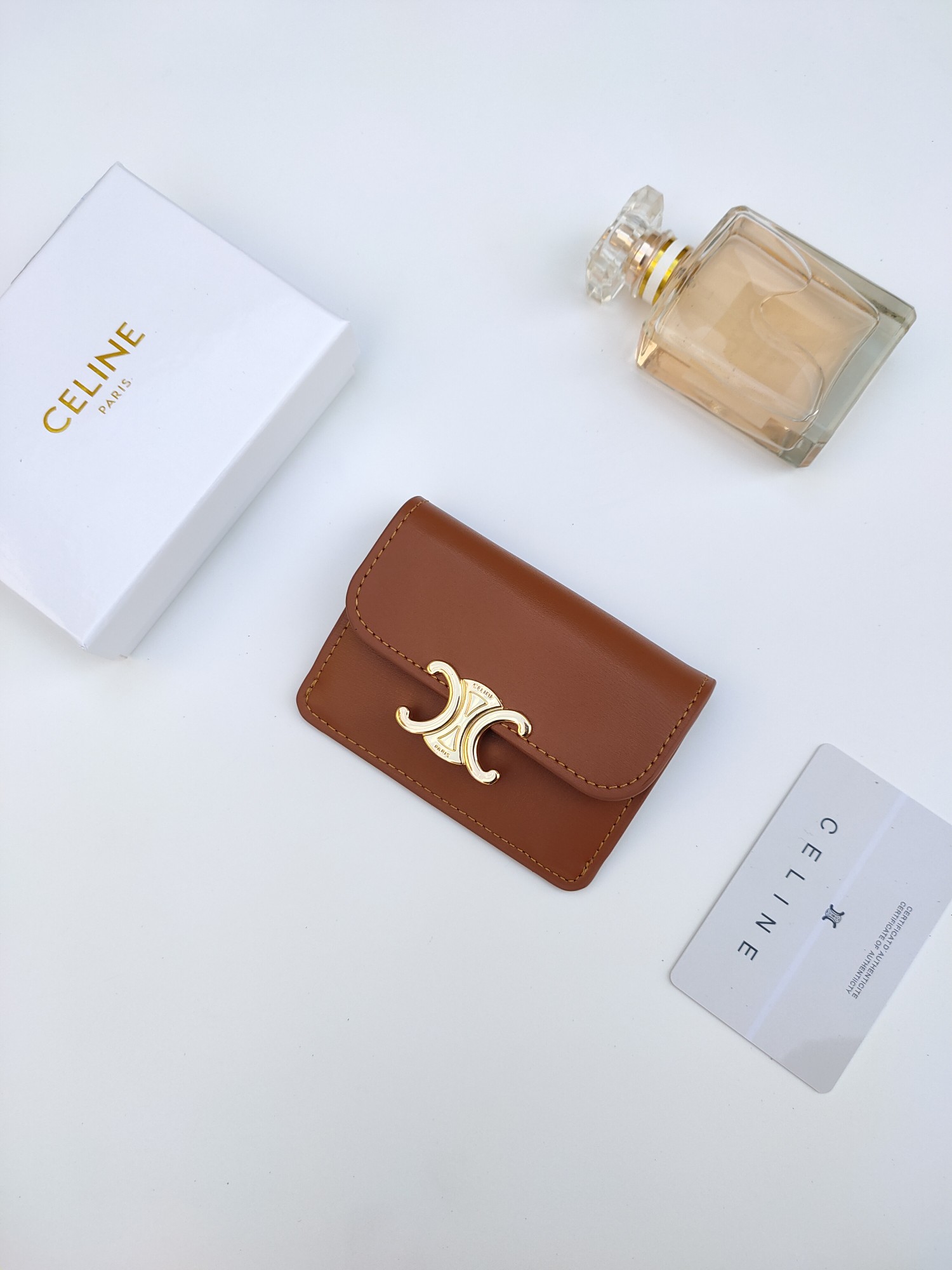 CELINE プルアップ カードケース ブラウン 🌟 1色入 - 画像 2