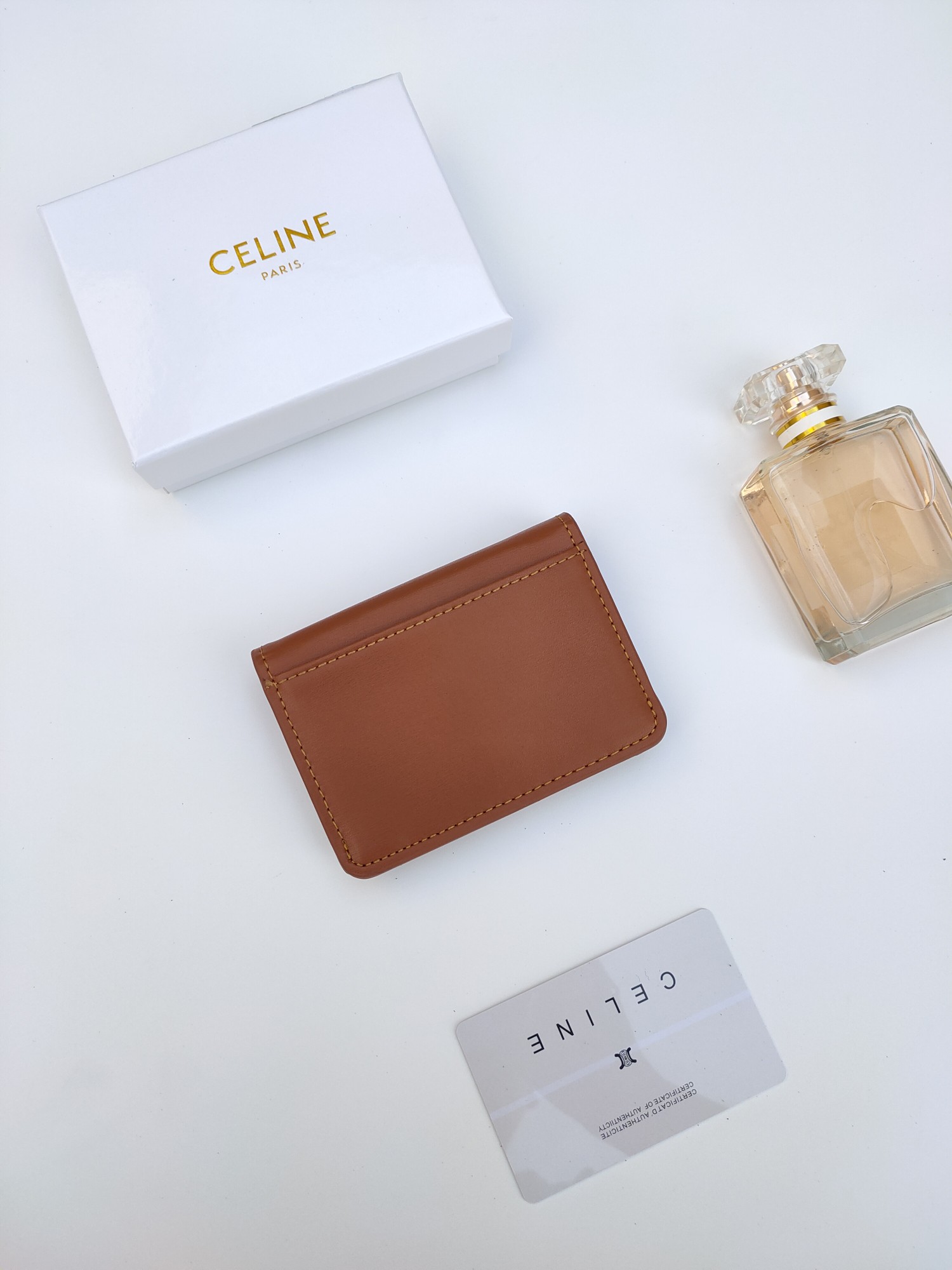 CELINE プルアップ カードケース ブラウン 🌟 1色入 - 画像 3