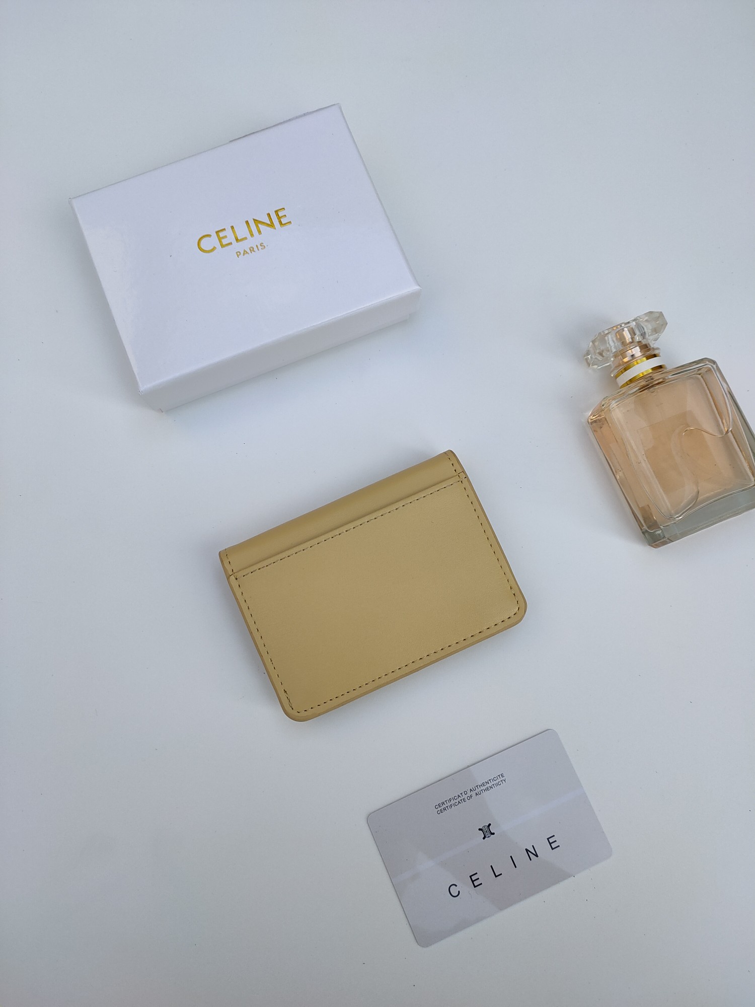 CELINE セリーヌ カードケース レザー ゴールド金具 ベージュ 1色入 💼 - 画像 3