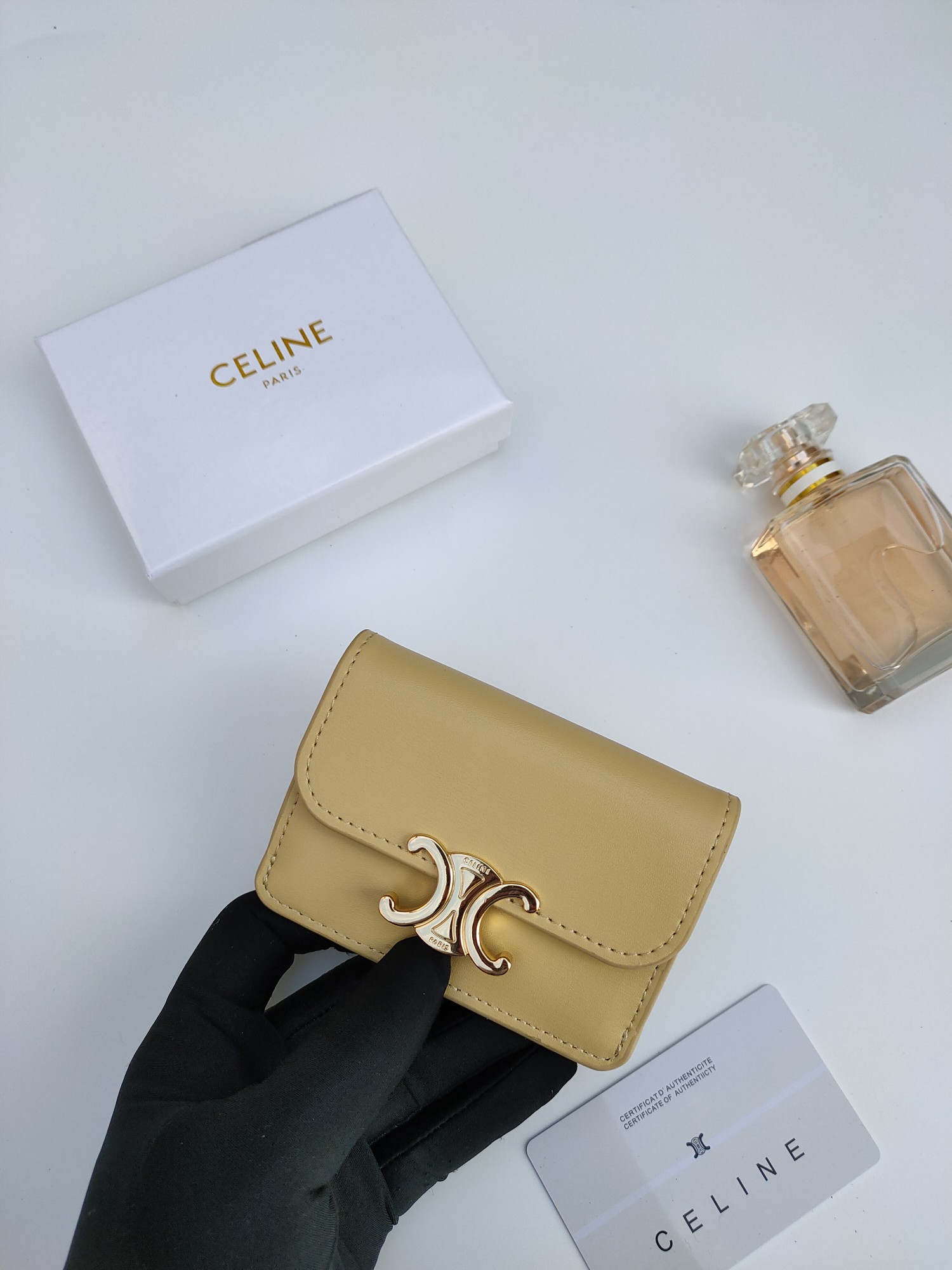 CELINE セリーヌ カードケース レザー ゴールド金具 ベージュ 1色入 💼 - 画像 4