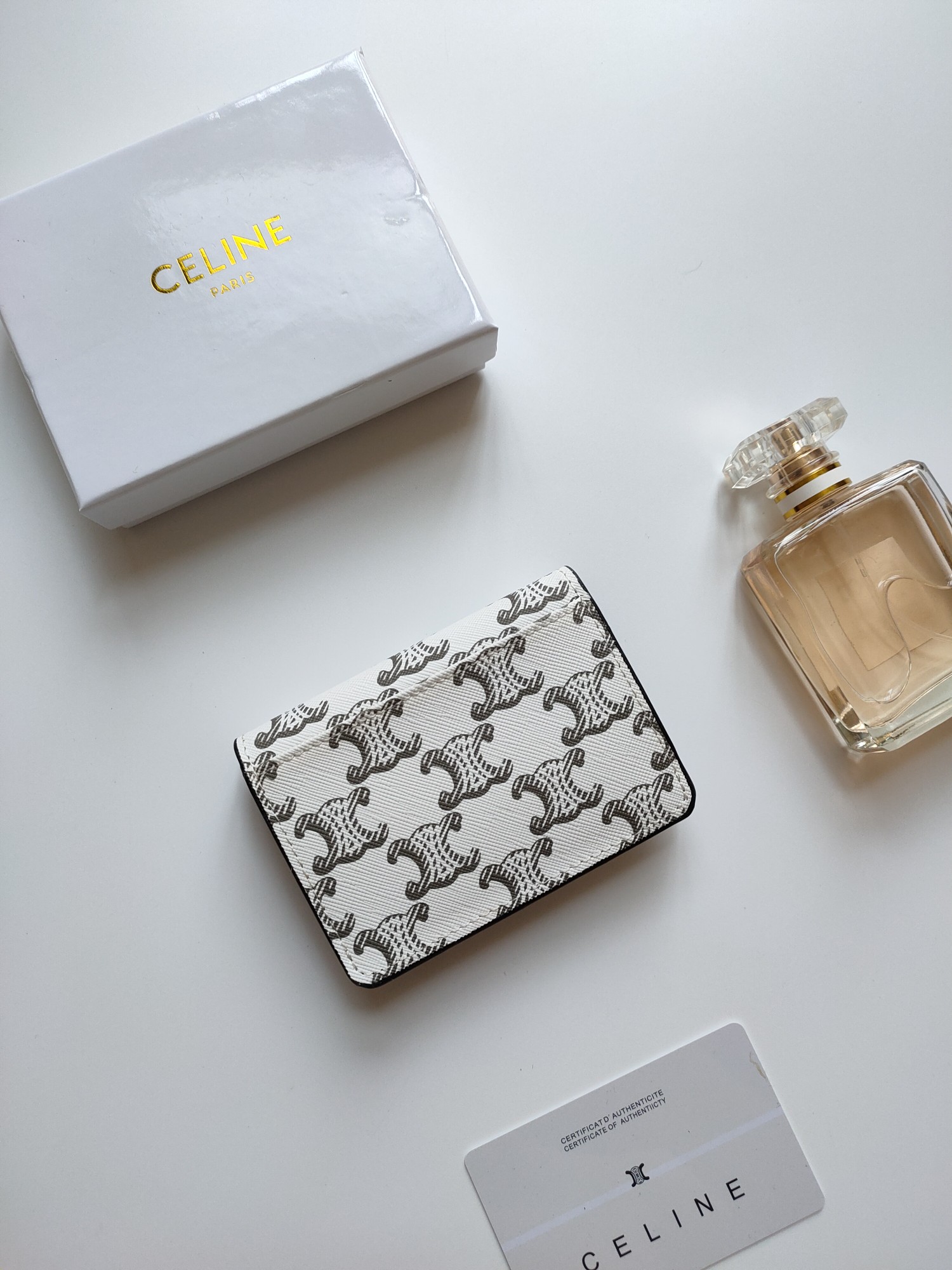 セリーヌ カードケース ホワイト 黒 ディープカーフレザー 金色留め具 💎 - 画像 3