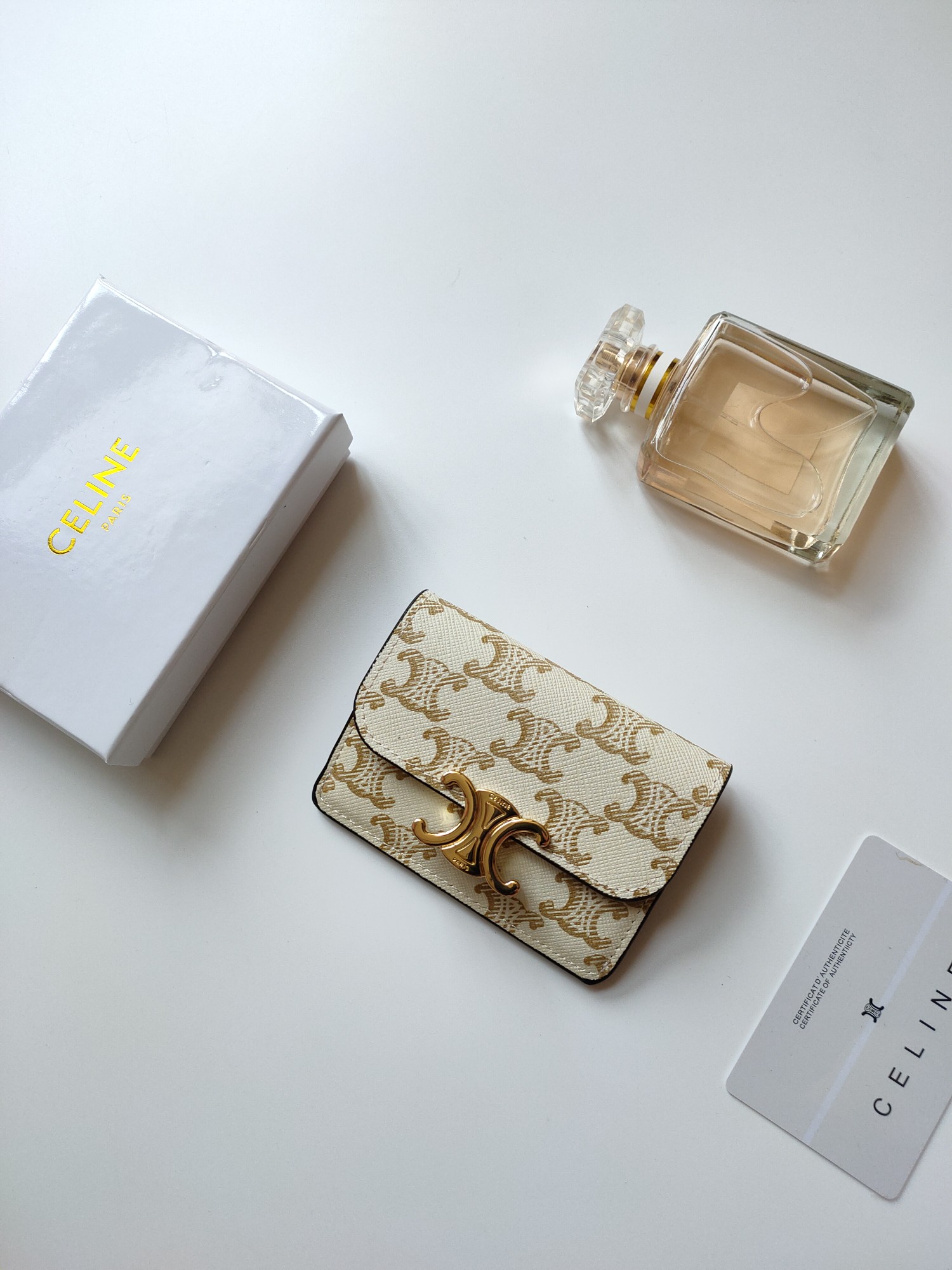 CELINE セリーヌ カードケース ミニ財布 イエロー 1色入 🌸 - 画像 2